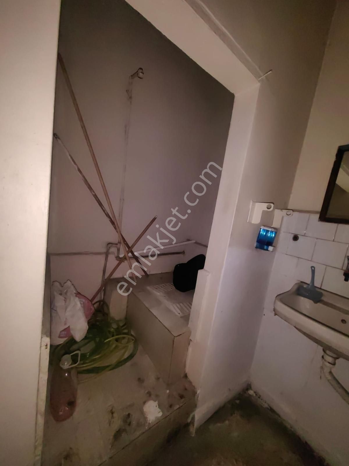 Çobançeşme Yenibosna Kiralık 200 M2 Yarı Bodrum İşyeri - Görsel 5