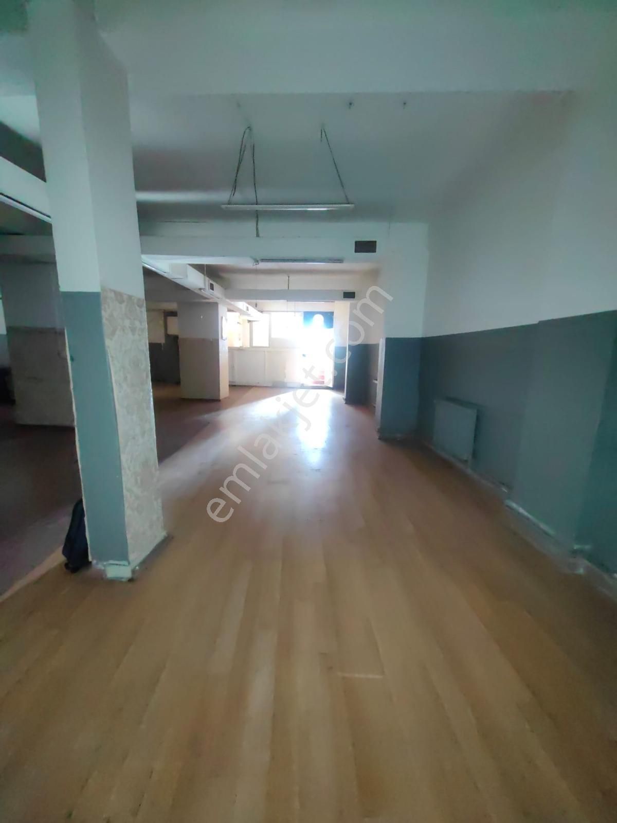 Çobançeşme Yenibosna Kiralık 200 M2 Yarı Bodrum İşyeri - Görsel 7