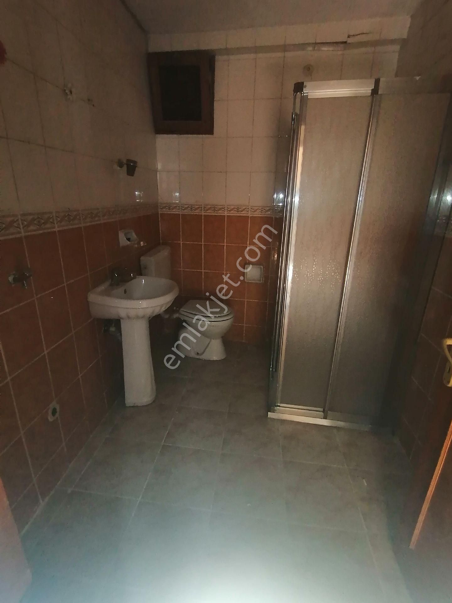 Tepeüstü Mahallesi Tavukçuyolu Caddesi Üzerinde 1.kat 2+1 Metro Yürüme Mesafeli - Görsel 14