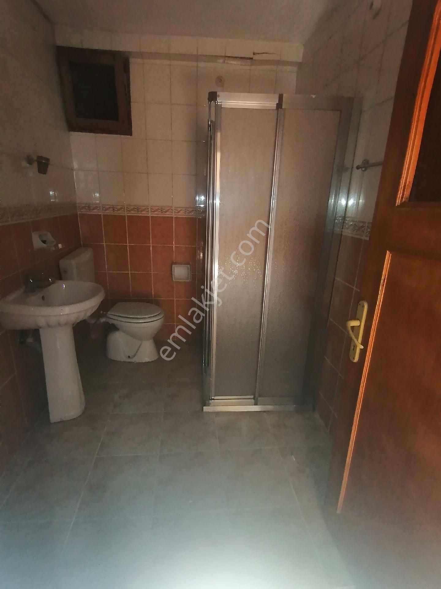 Tepeüstü Mahallesi Tavukçuyolu Caddesi Üzerinde 1.kat 2+1 Metro Yürüme Mesafeli - Görsel 15