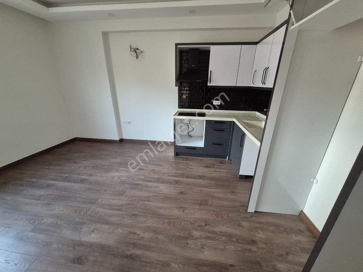 Kuşadası Merkezinde Yeni Binada Boş Kiralık 1+1 Daire - Görsel 17