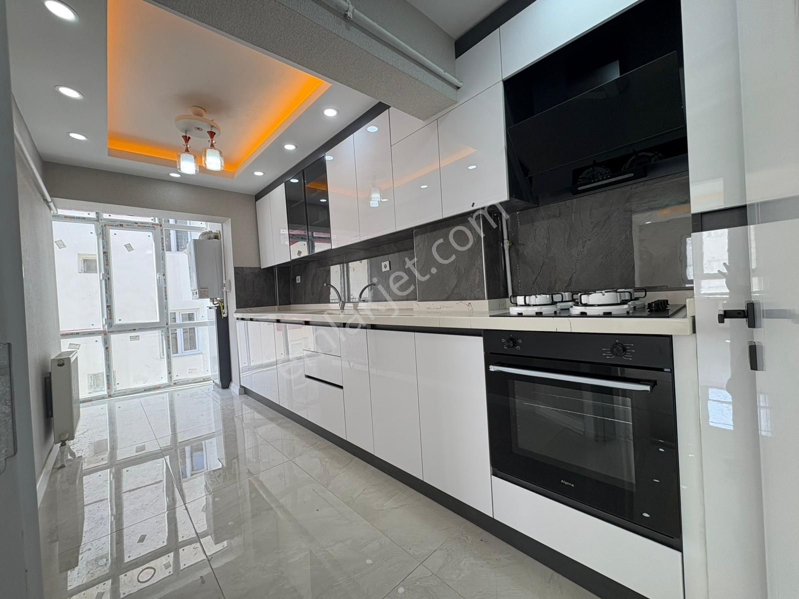 Hayal'den Atatürk Mh^de Ara Katta Ön Cp. Full + Full Yapılı 3+1 Daire !!