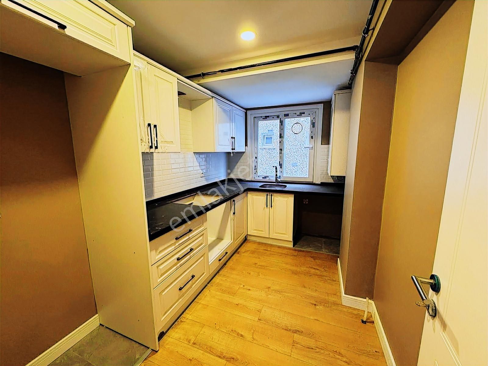 Metroya Yakın Sıfır Binada 3. Kat 2+1 Odalı Satılık Daire - Görsel 14