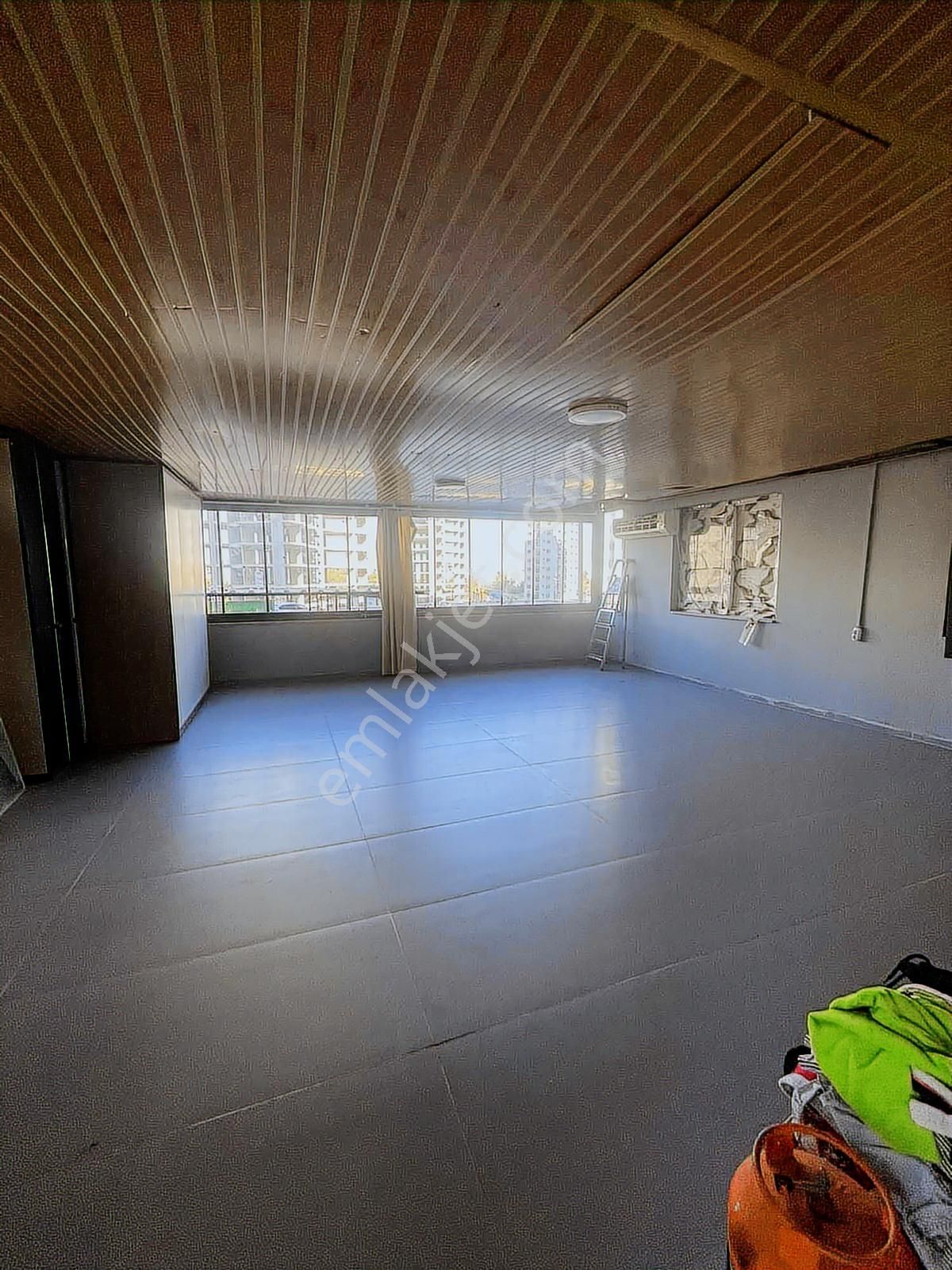 Cadde~üzeri~3+1~k.mutfak~teraslı~cam~balkonlu~site~içerisi~daire - Görsel 2