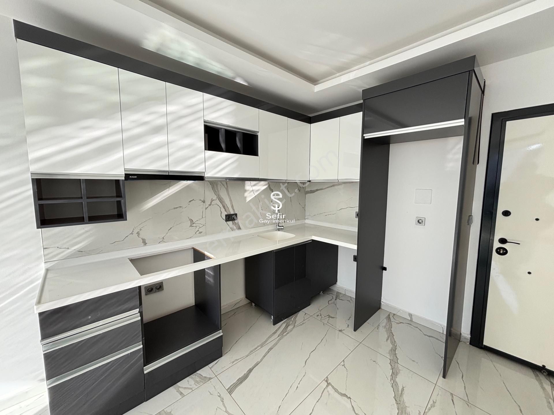 Alanya Mahmutlar'da 1+1 Full Aktivite Geniş Kiralık Daire - Görsel 4