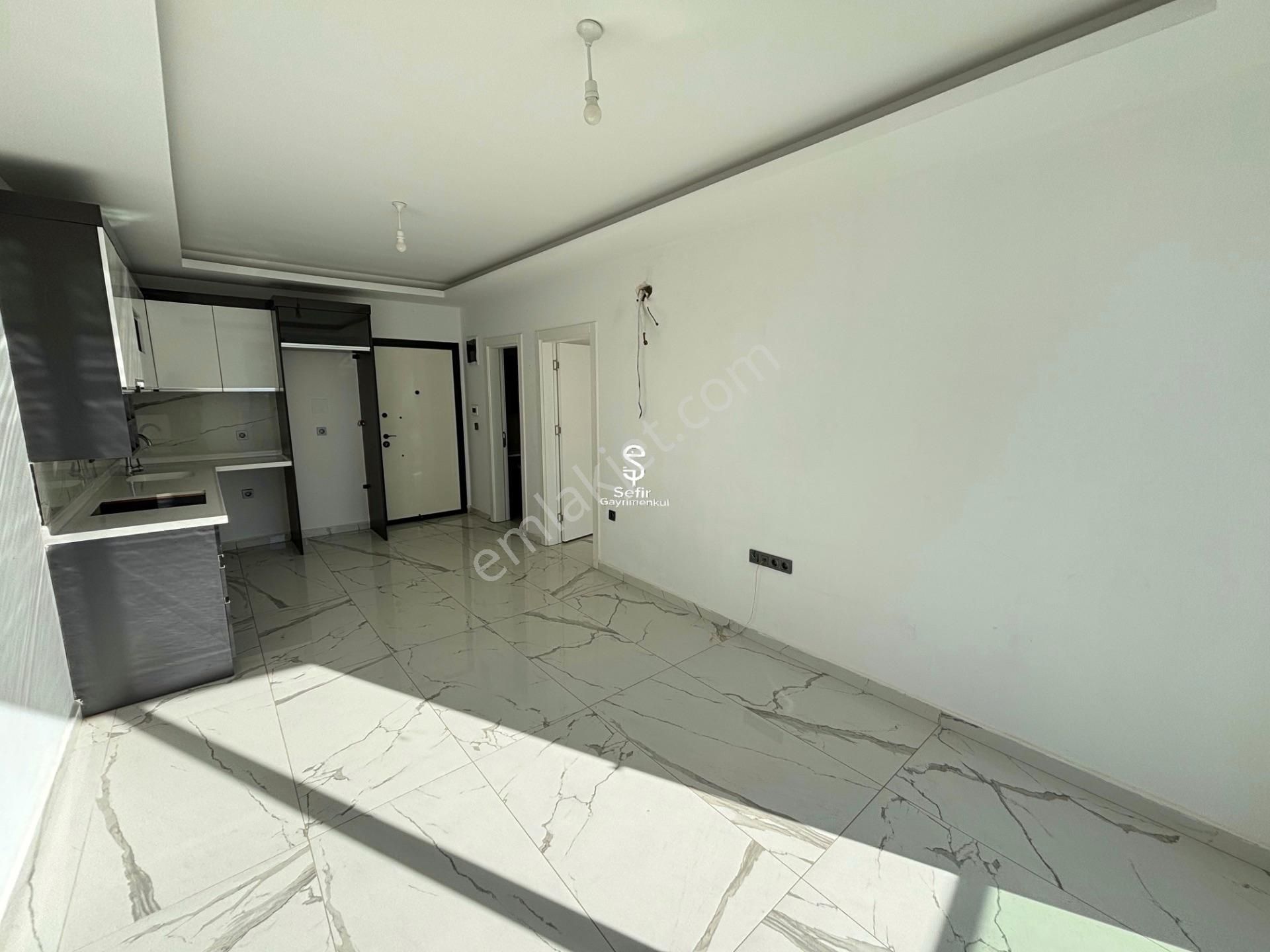 Alanya Mahmutlar'da 1+1 Full Aktivite Geniş Kiralık Daire - Görsel 3