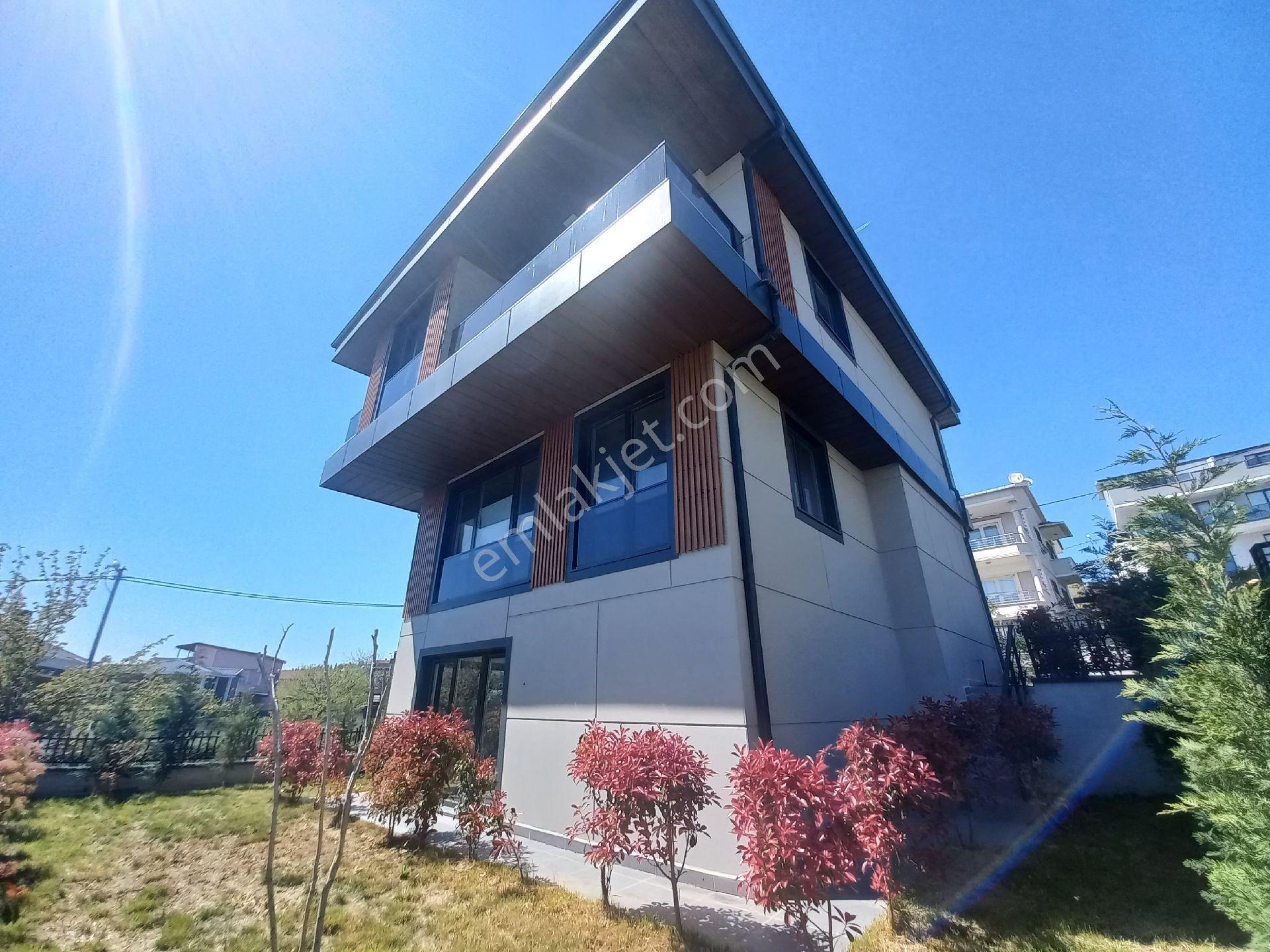 Gümüşyaka'da 3 Katlı Deniz Manzaralı Kaçırılmayacak Fırsat Villa - Görsel 22