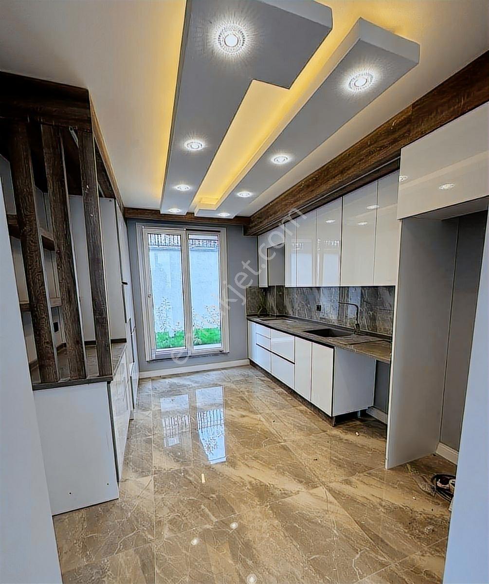Gümüşyaka'da 3 Katlı Deniz Manzaralı Kaçırılmayacak Fırsat Villa - Görsel 14