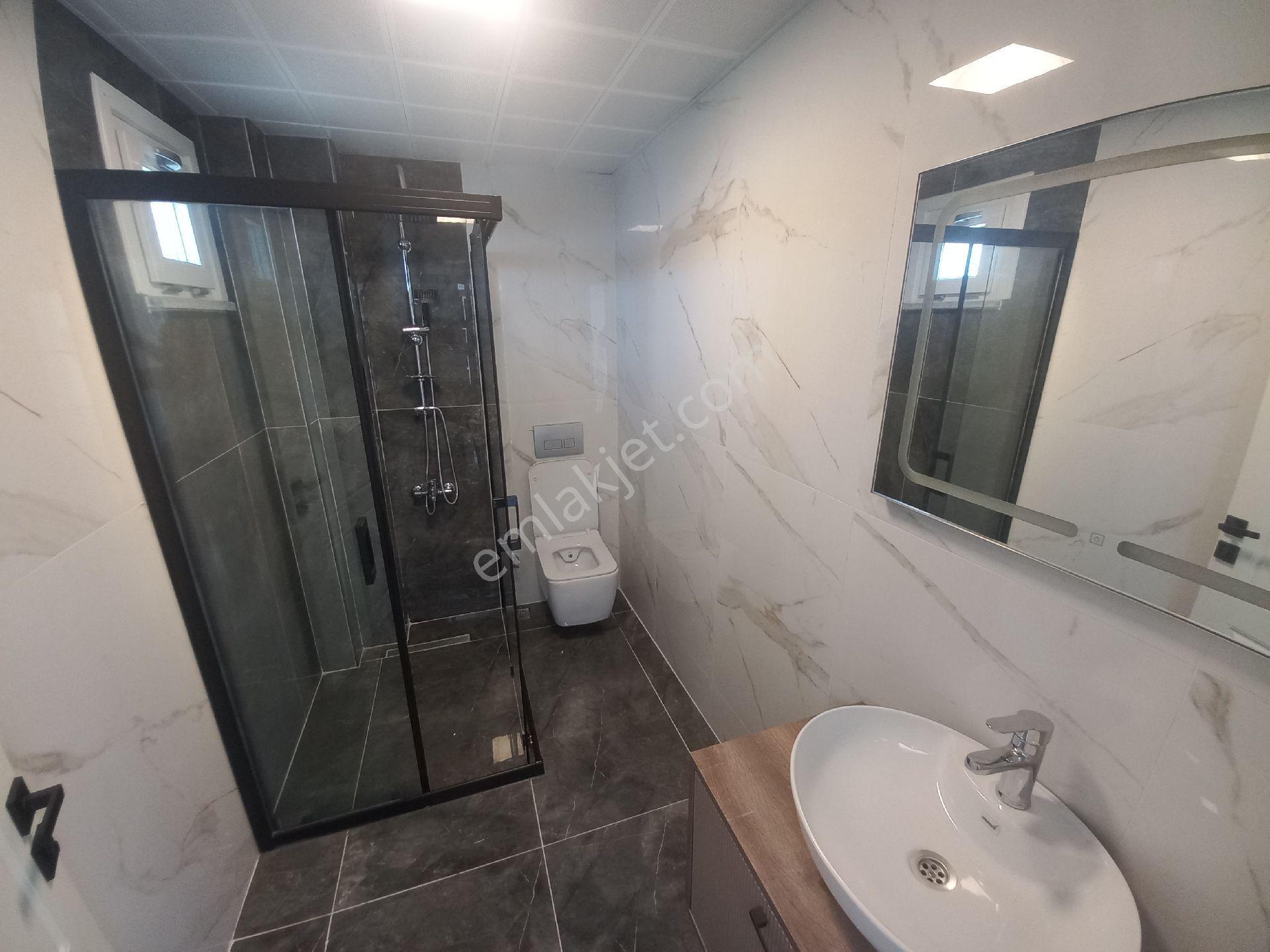 Gümüşyaka'da 3 Katlı Deniz Manzaralı Kaçırılmayacak Fırsat Villa - Görsel 29