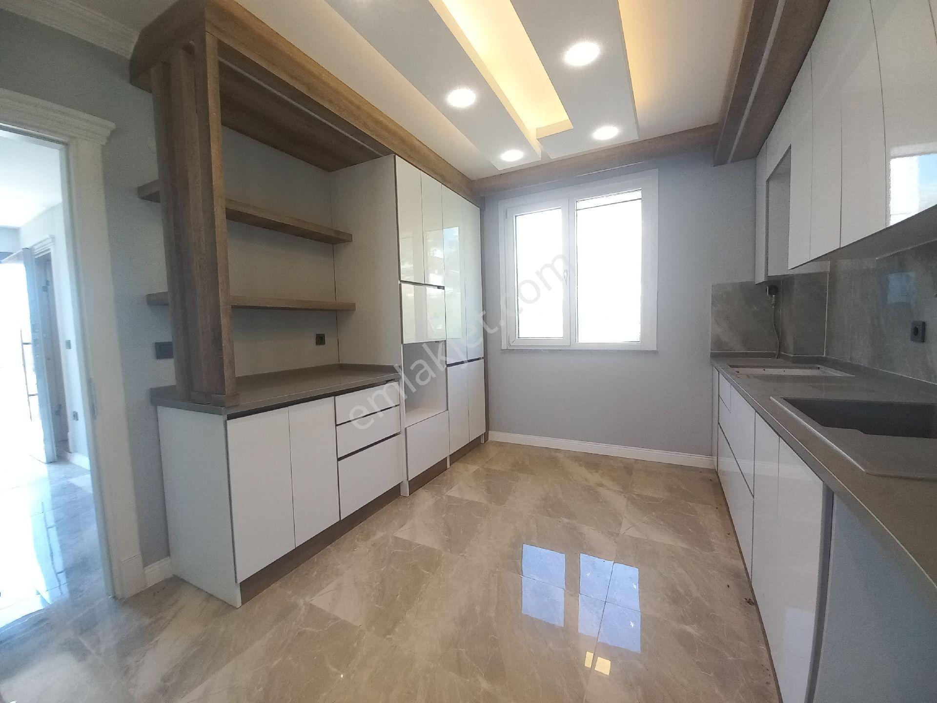 Gümüşyaka'da 3 Katlı Deniz Manzaralı Kaçırılmayacak Fırsat Villa - Görsel 30