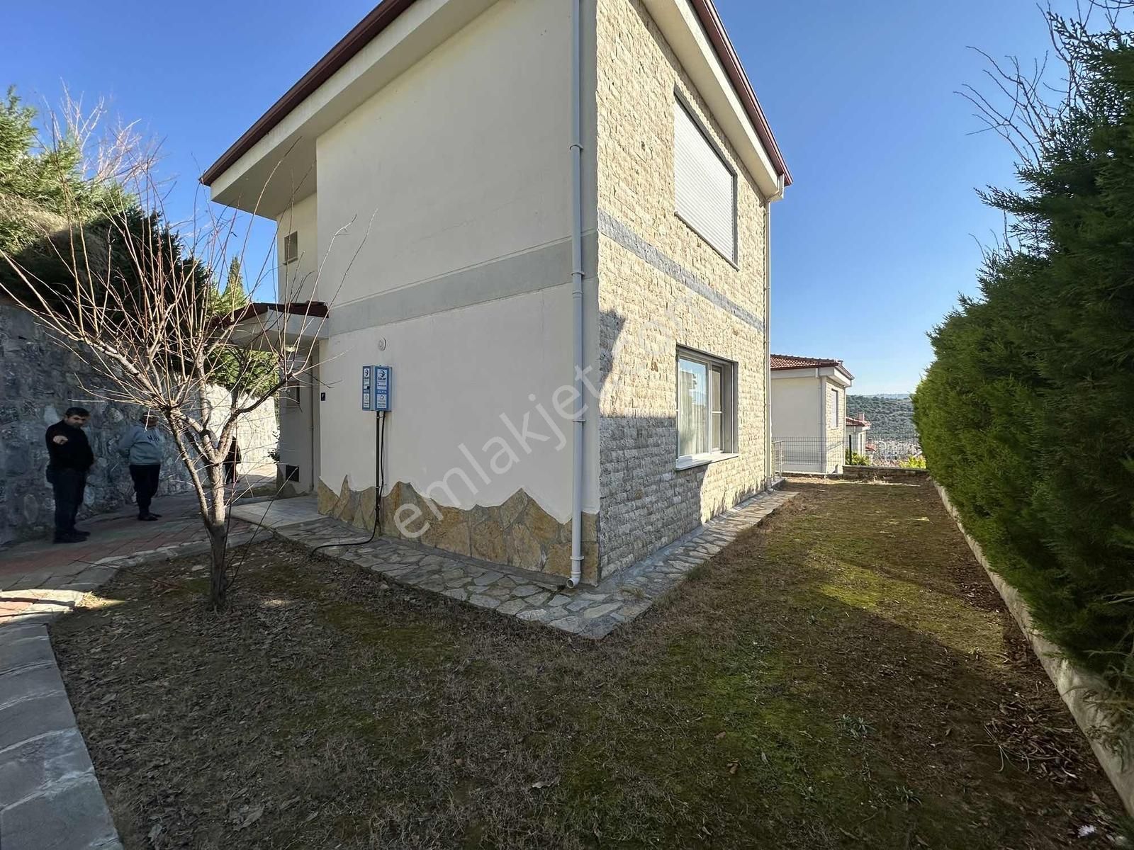 Öz-er Gayrimenkul'den Satılık Site İçerisinde Müstakil Villa