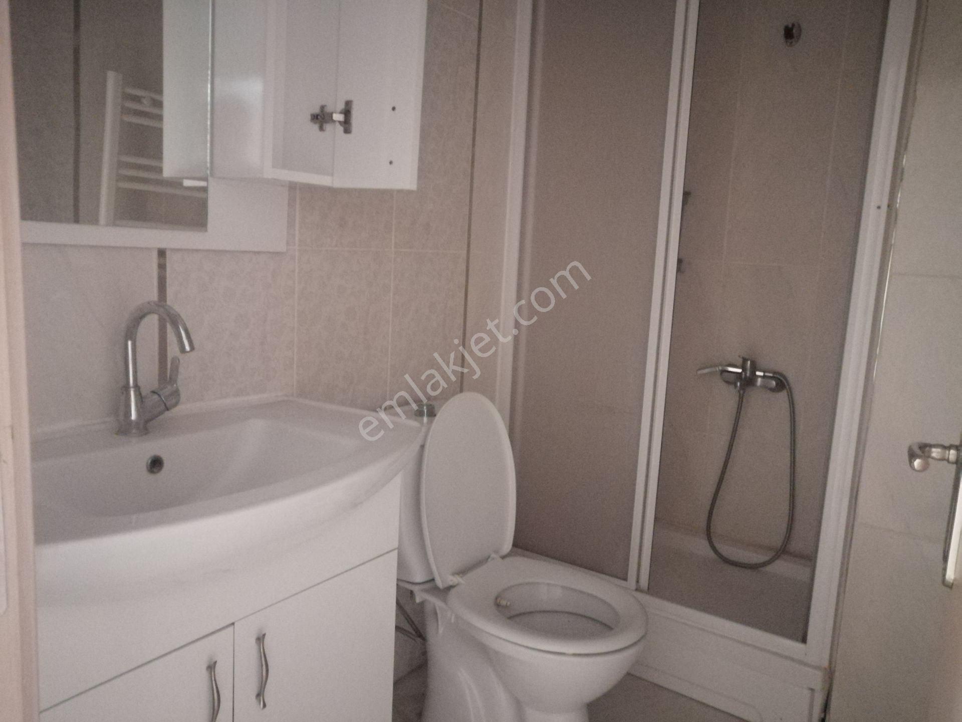 Muhittin Mahallesi Kiralık 2+1 Son Kat Daire - Görsel 13