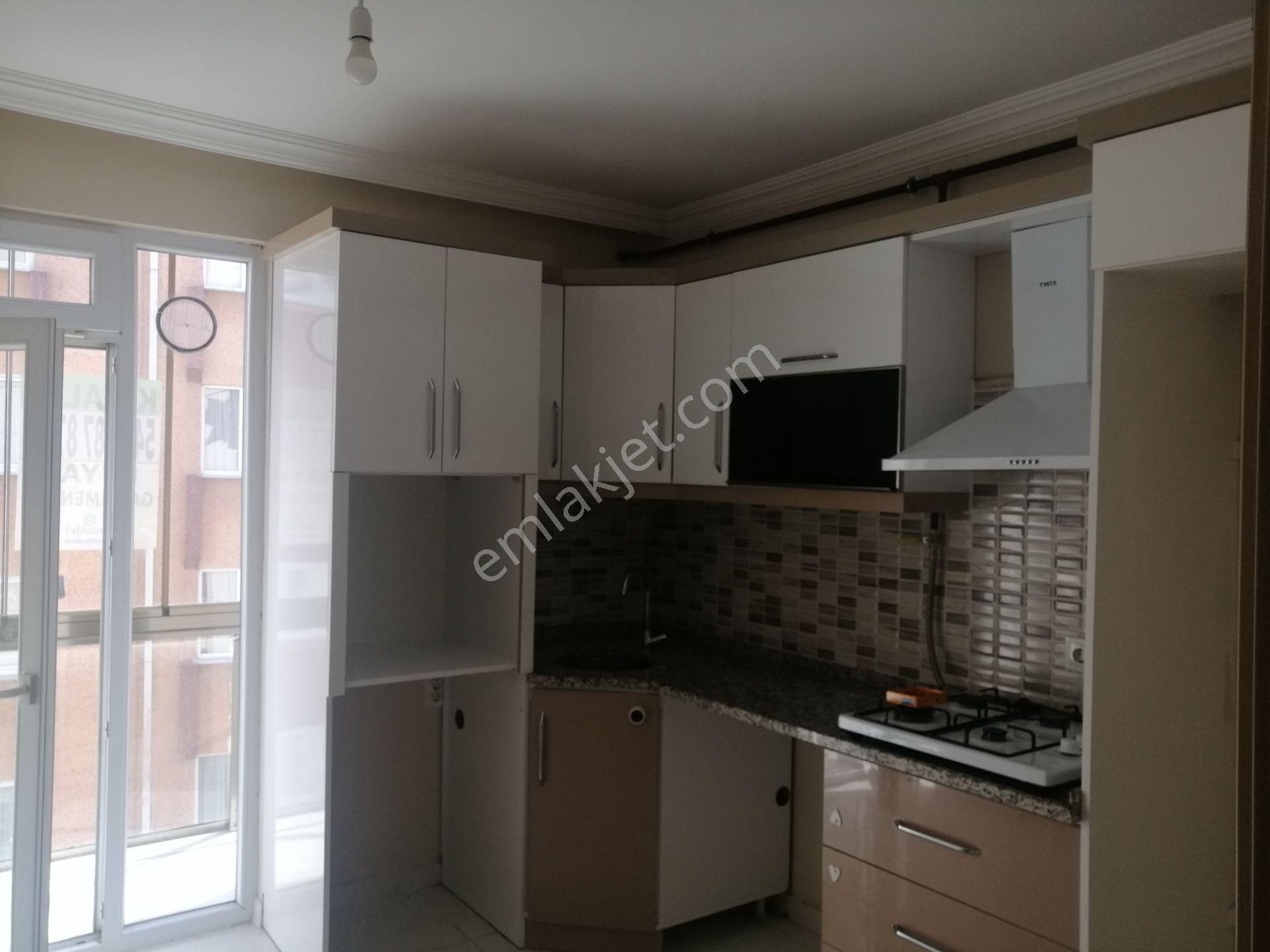 Muhittin Mahallesi Kiralık 2+1 Son Kat Daire - Görsel 5