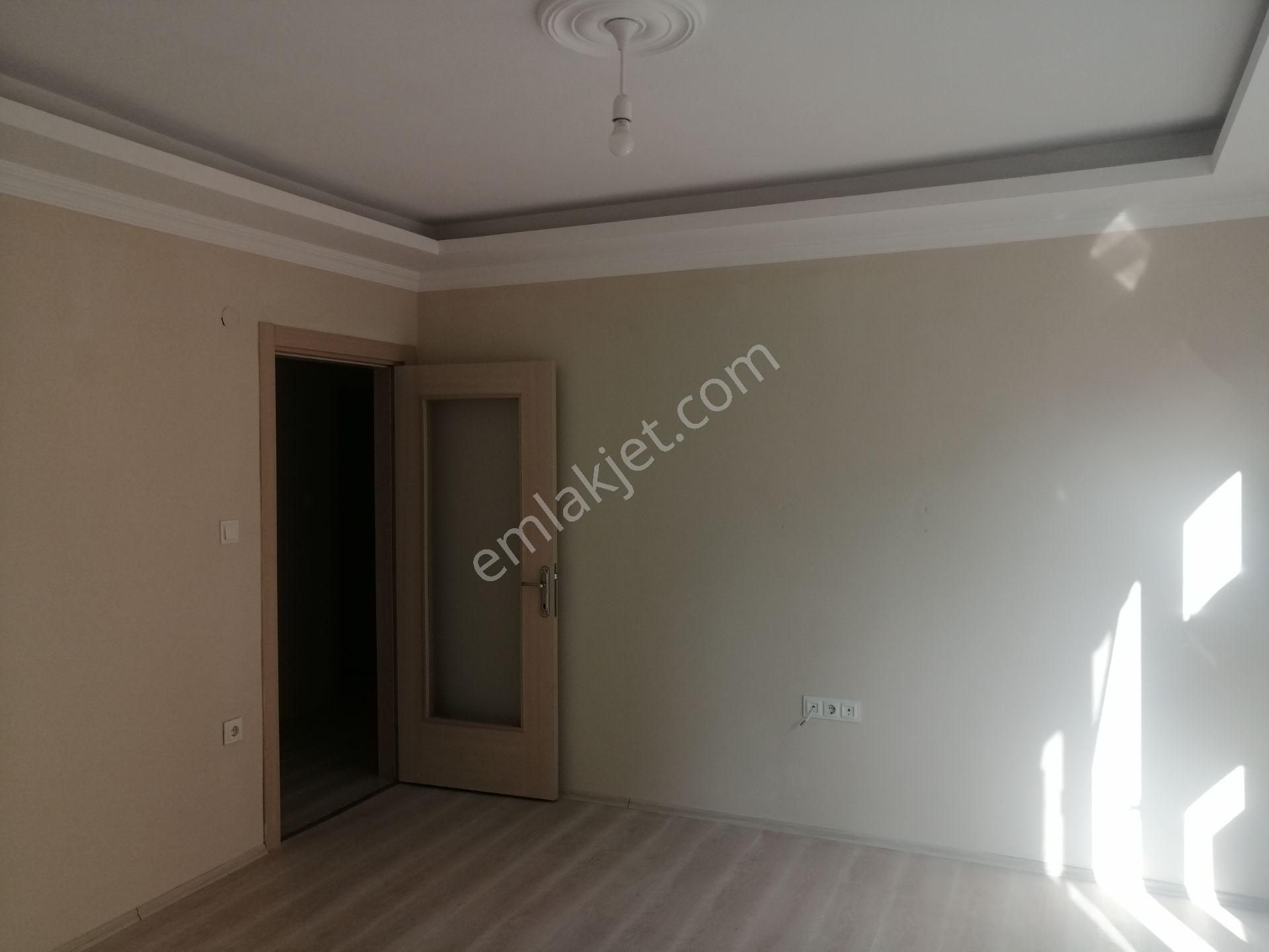 Muhittin Mahallesi Kiralık 2+1 Son Kat Daire - Görsel 3