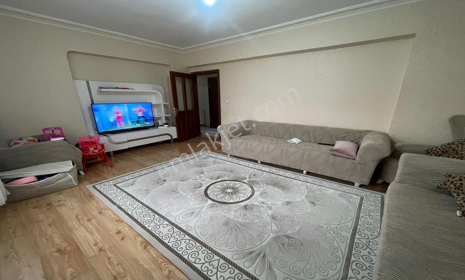 New Kent'den Cadde Üzerinde Ara Katta 3+1 Fırsat Daire