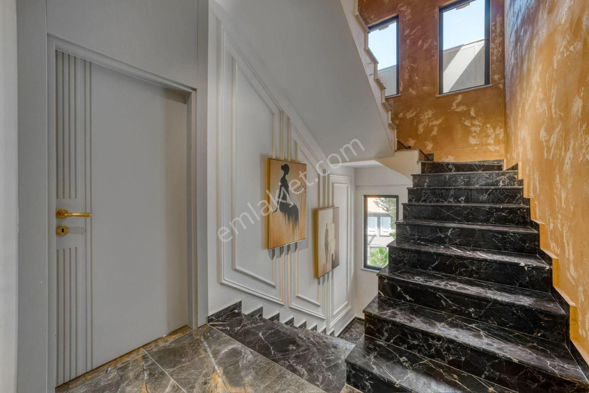 Alanya Bektaş Deniz & Kale Manzaralı Ultra Lüks 7+1 Müstakil Villa - Görsel 29