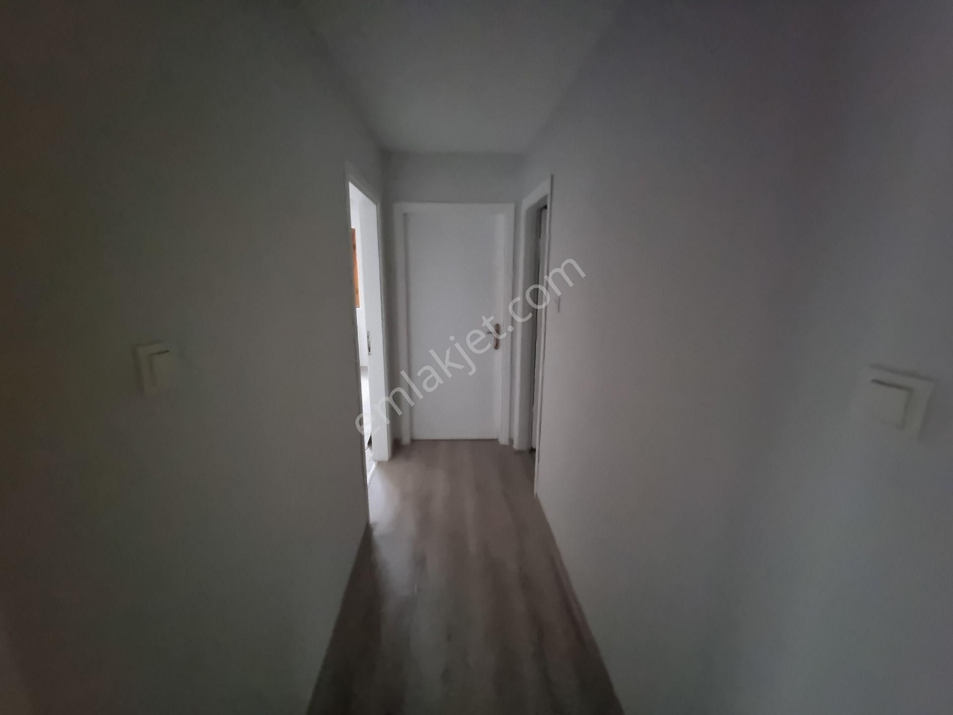 Kardeşler'de 2+1 Ara Katta Güney Cephe Kombili Full Yapılı 2balkonlu - Görsel 15