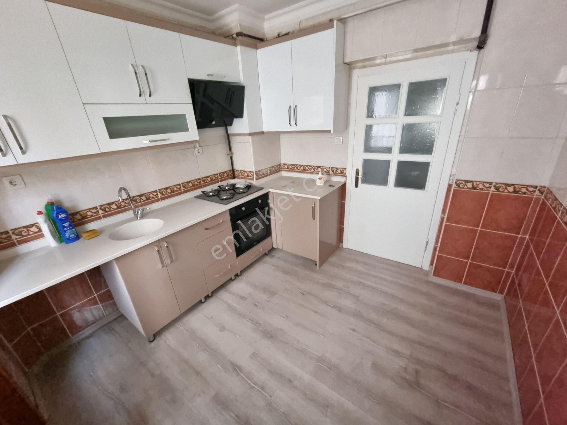 Kardeşler'de 2+1 Ara Katta Güney Cephe Kombili Full Yapılı 2balkonlu - Görsel 23