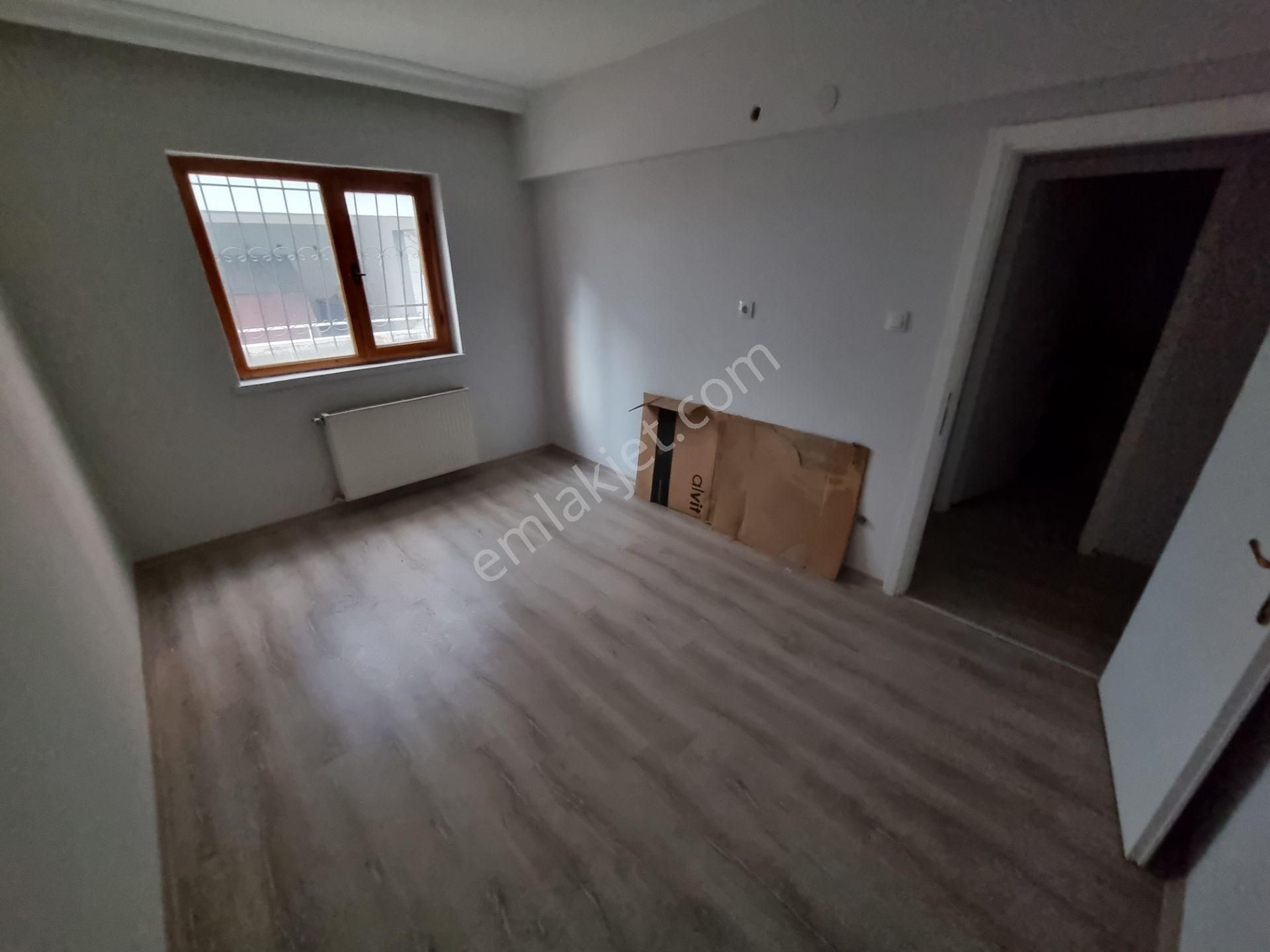 Kardeşler'de 2+1 Ara Katta Güney Cephe Kombili Full Yapılı 2balkonlu - Görsel 18