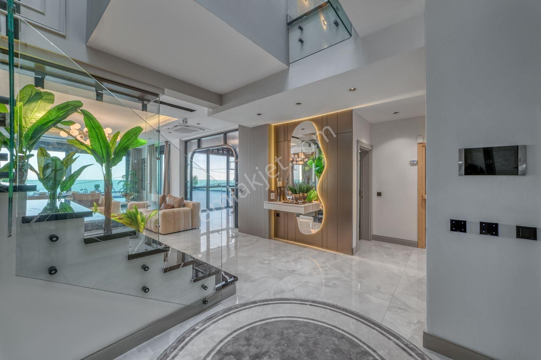 Alanya Tepe Modern Mimariye Sahip 4+1 Eşsiz Manzaralı Özel Villa - Görsel 12