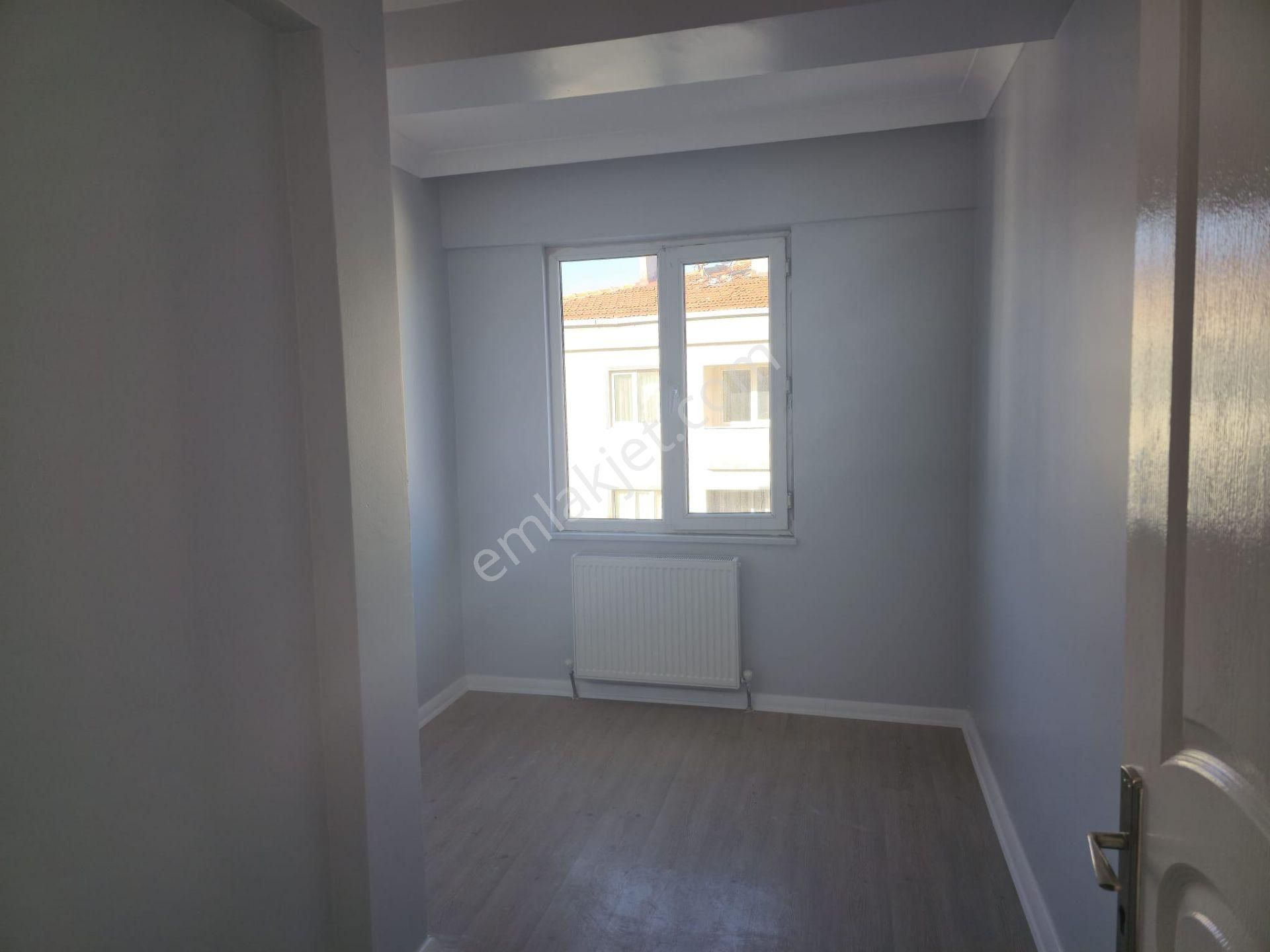 Çorlu-hadırağa Mah.tahtalı Cami Karşısı Satılık Ara Kat 2+1 Daire