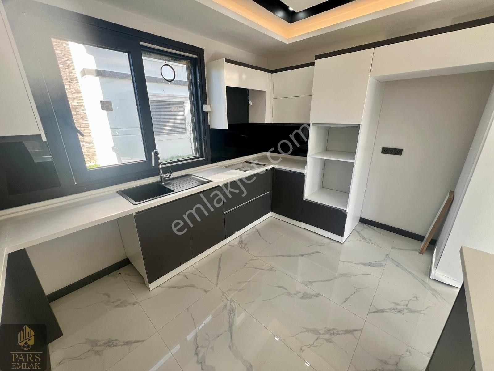 Parstan Zeytinlide Havuzlu Modern Tasarımlı Yerden Isıtmalı 4+1 - Görsel 15