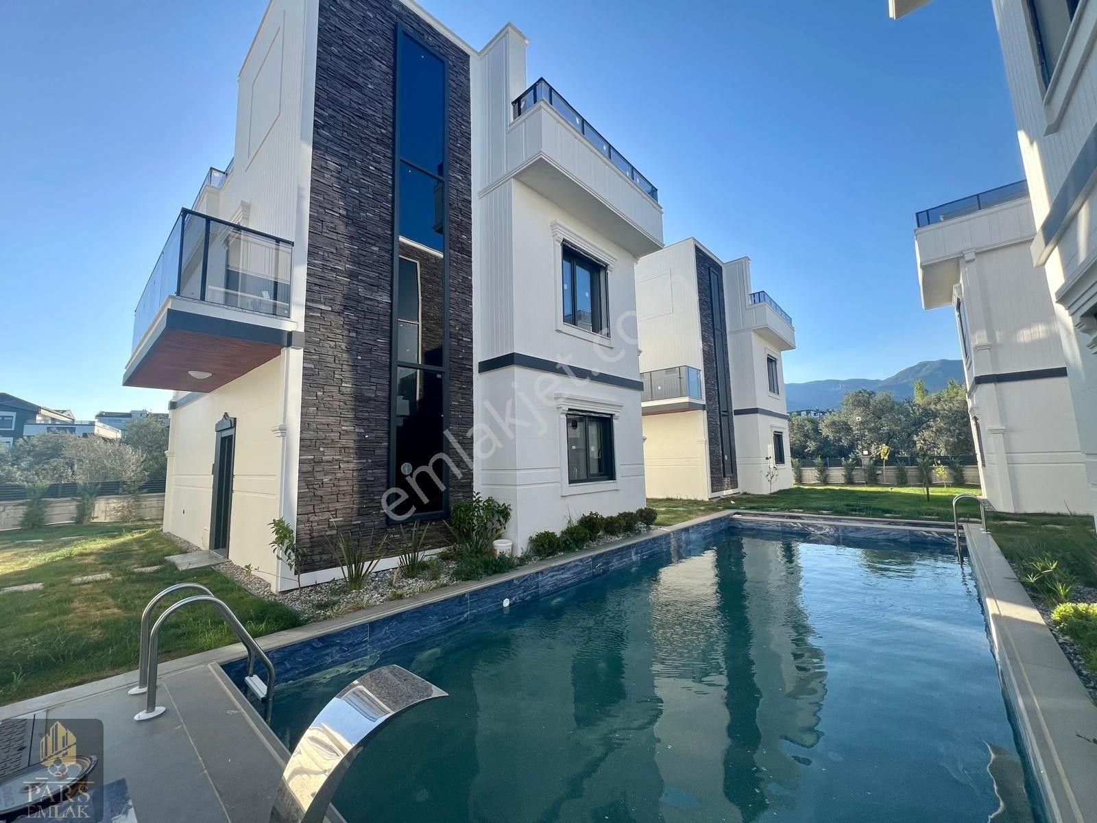 Parstan Zeytinlide Havuzlu Modern Tasarımlı Yerden Isıtmalı 4+1 - Görsel 14