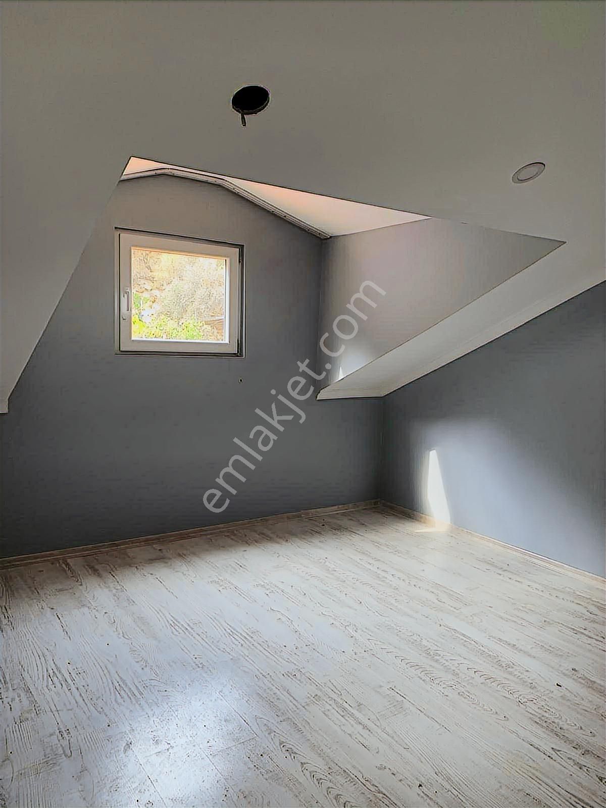 Stoptan Kesikkapı 3+1 Çatı Dubleks Daire - Görsel 3