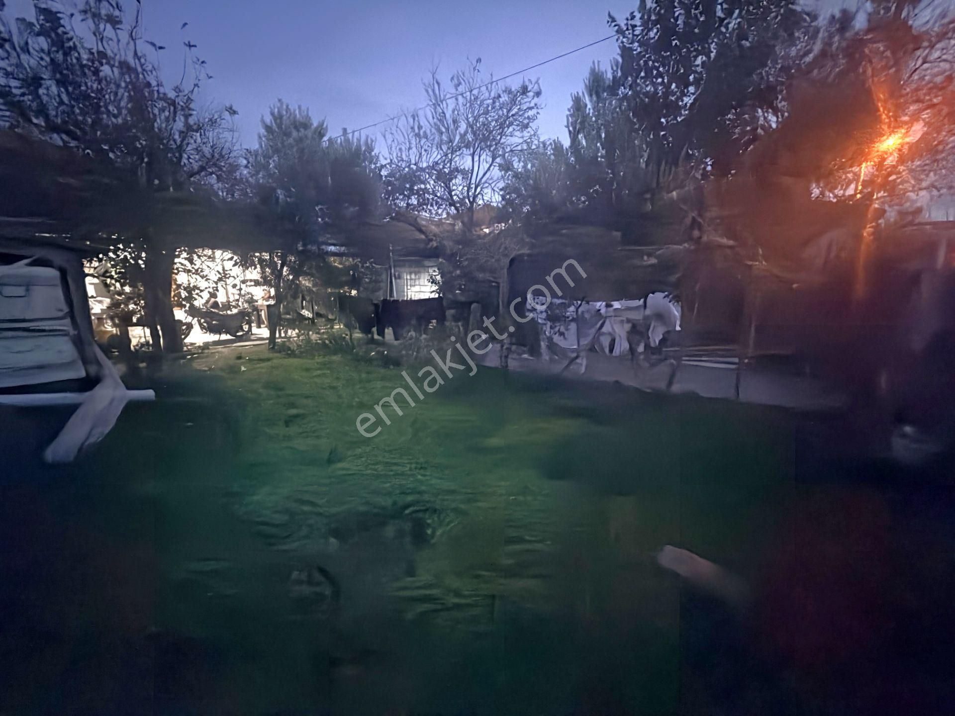 ▀yetki Jet'ten▀bostancı'da Geniş Bahçeli Ayrı Mutfak 1+1 Köy Evi