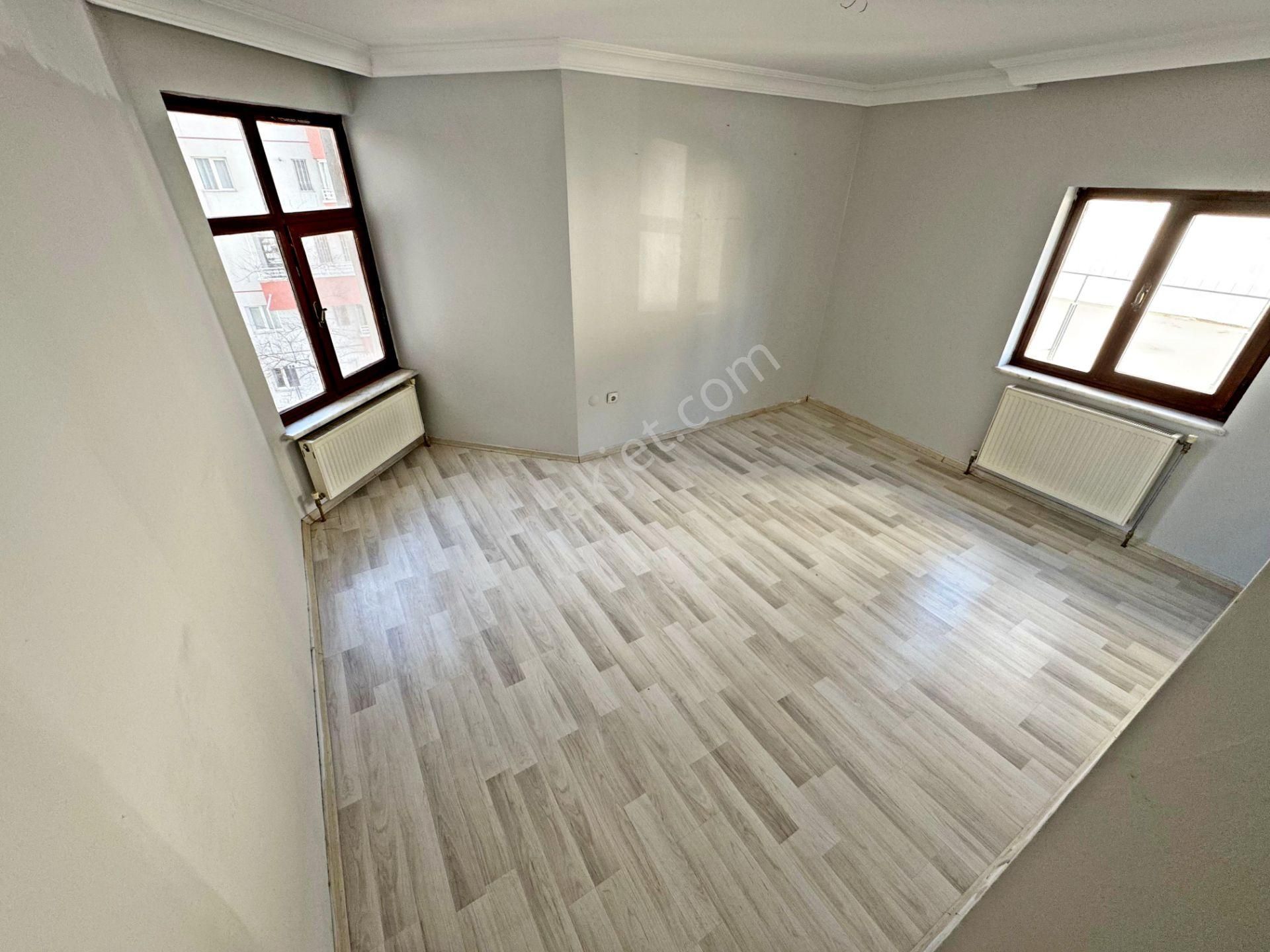 Gold Emlaktan Bağcı Caddesi Üzerinde Asansörlü 2 Bloklu Sitede Katta 3+1 Kiralık Daire - Görsel 17