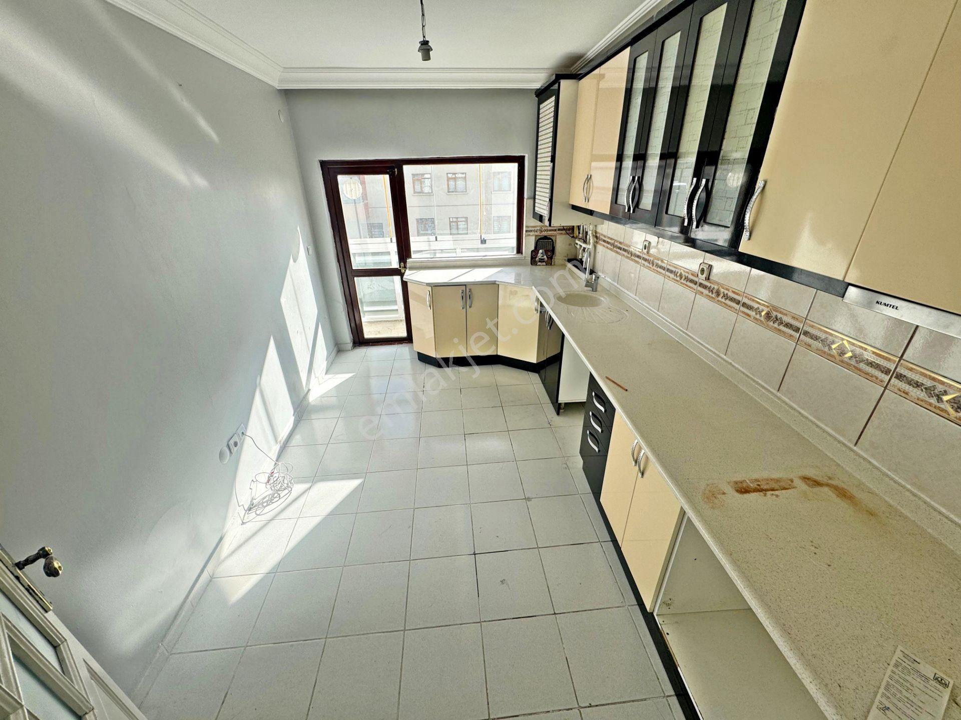 Gold Emlaktan Bağcı Caddesi Üzerinde Asansörlü 2 Bloklu Sitede Katta 3+1 Kiralık Daire - Görsel 27