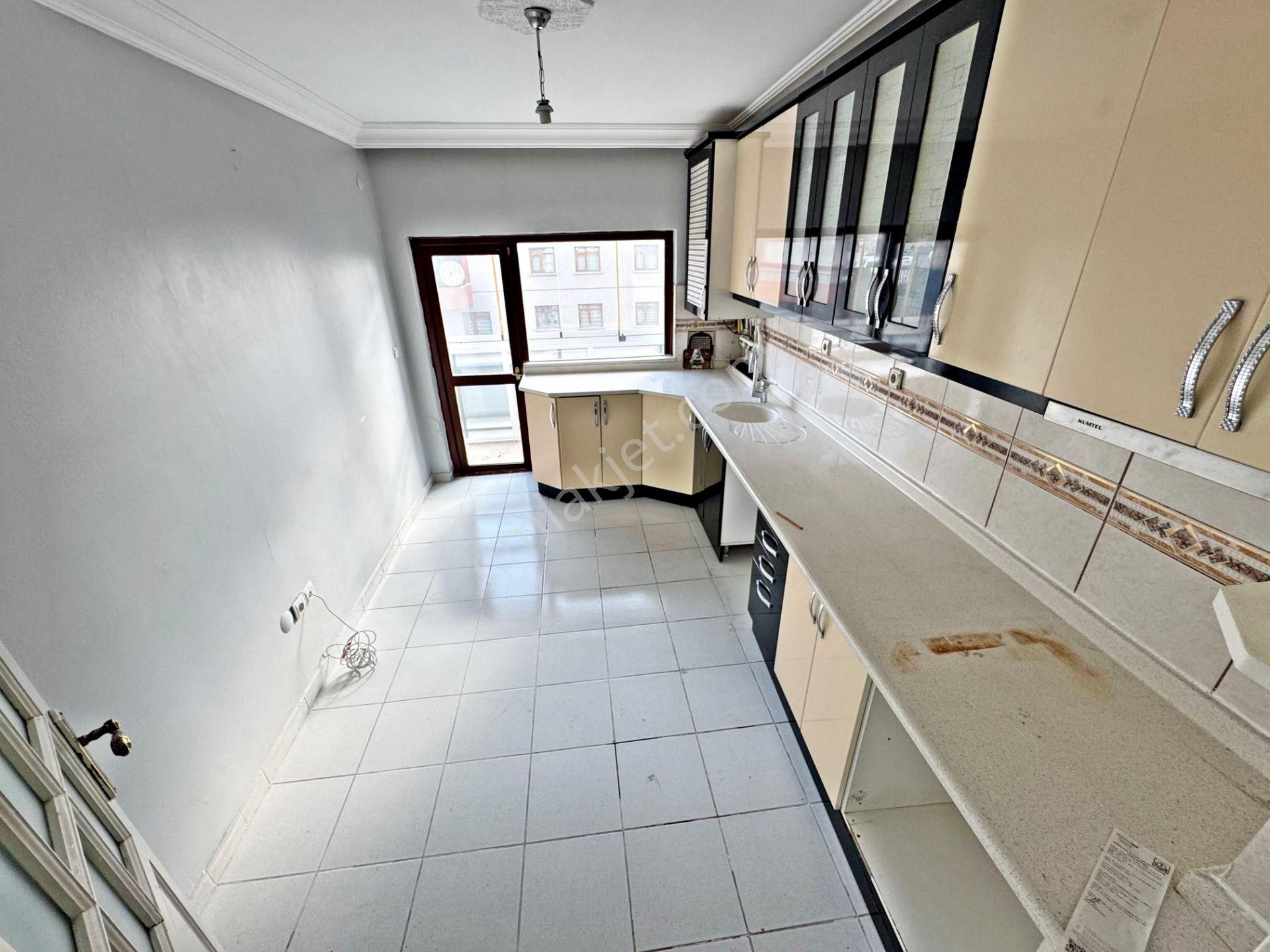 Gold Emlaktan Bağcı Caddesi Üzerinde Asansörlü 2 Bloklu Sitede Katta 3+1 Kiralık Daire - Görsel 24