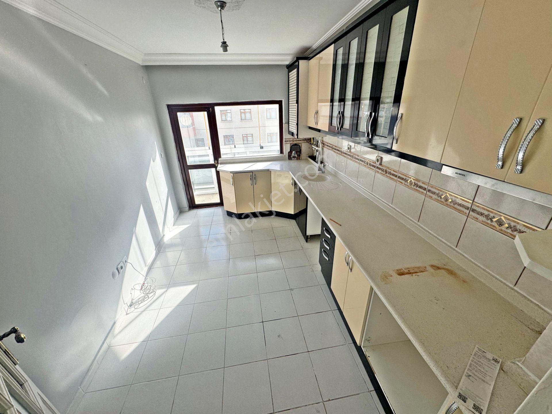 Gold Emlaktan Bağcı Caddesi Üzerinde Asansörlü 2 Bloklu Sitede Katta 3+1 Kiralık Daire - Görsel 22