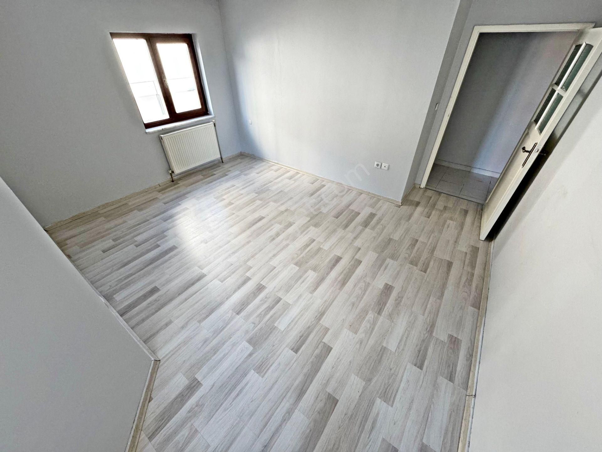 Gold Emlaktan Bağcı Caddesi Üzerinde Asansörlü 2 Bloklu Sitede Katta 3+1 Kiralık Daire - Görsel 10