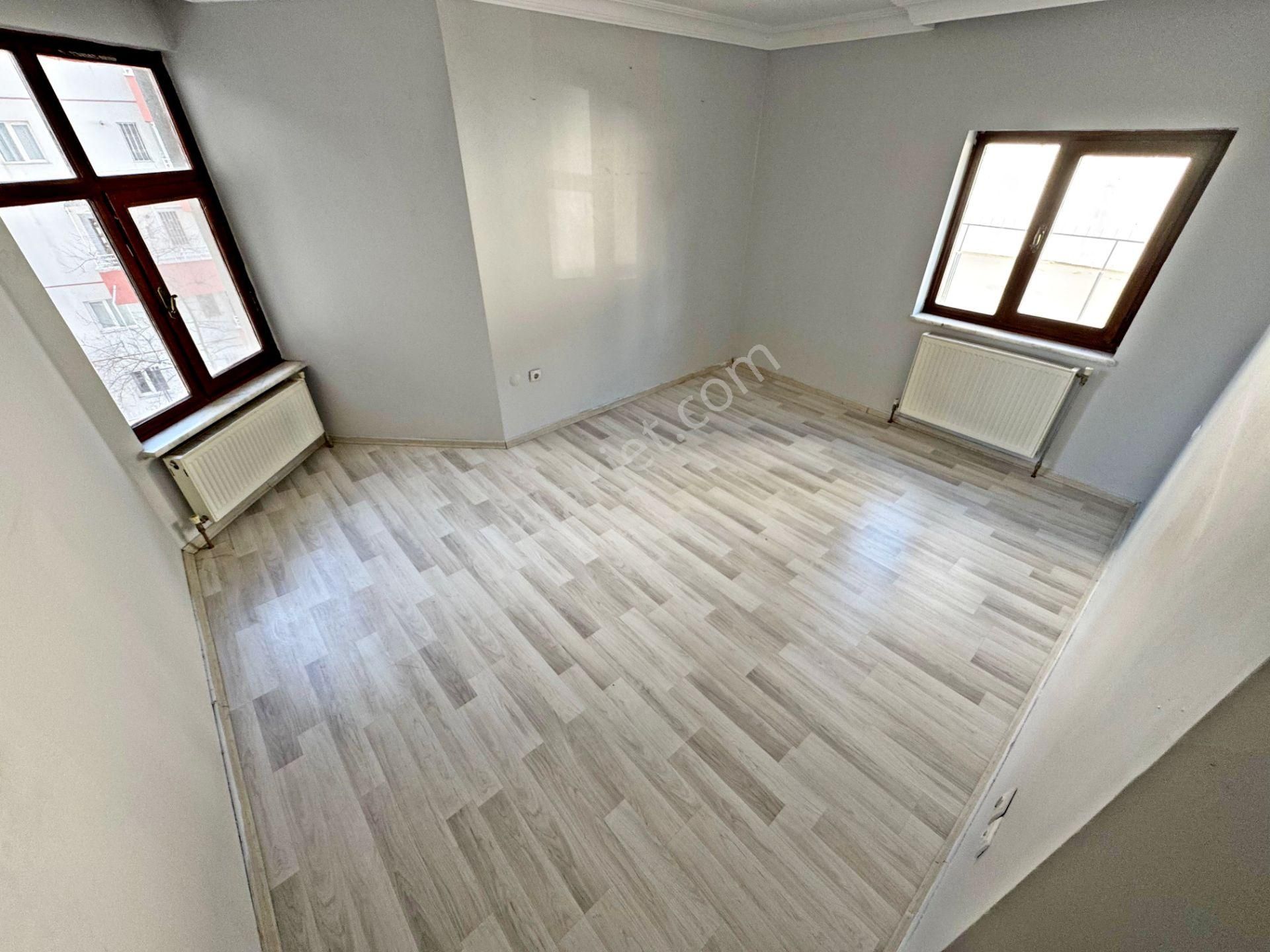 Gold Emlaktan Bağcı Caddesi Üzerinde Asansörlü 2 Bloklu Sitede Katta 3+1 Kiralık Daire - Görsel 11