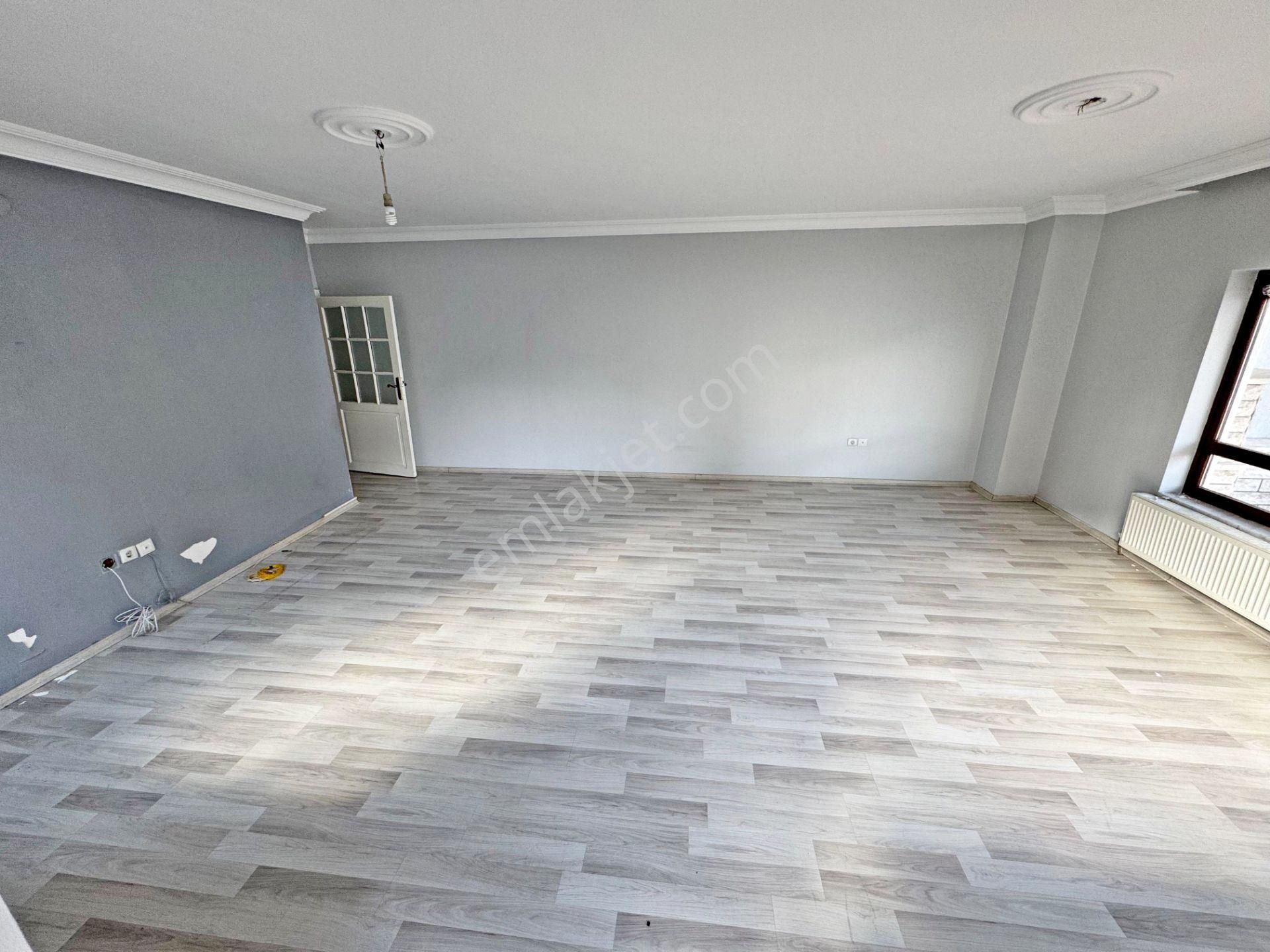 Gold Emlaktan Bağcı Caddesi Üzerinde Asansörlü 2 Bloklu Sitede Katta 3+1 Kiralık Daire - Görsel 7