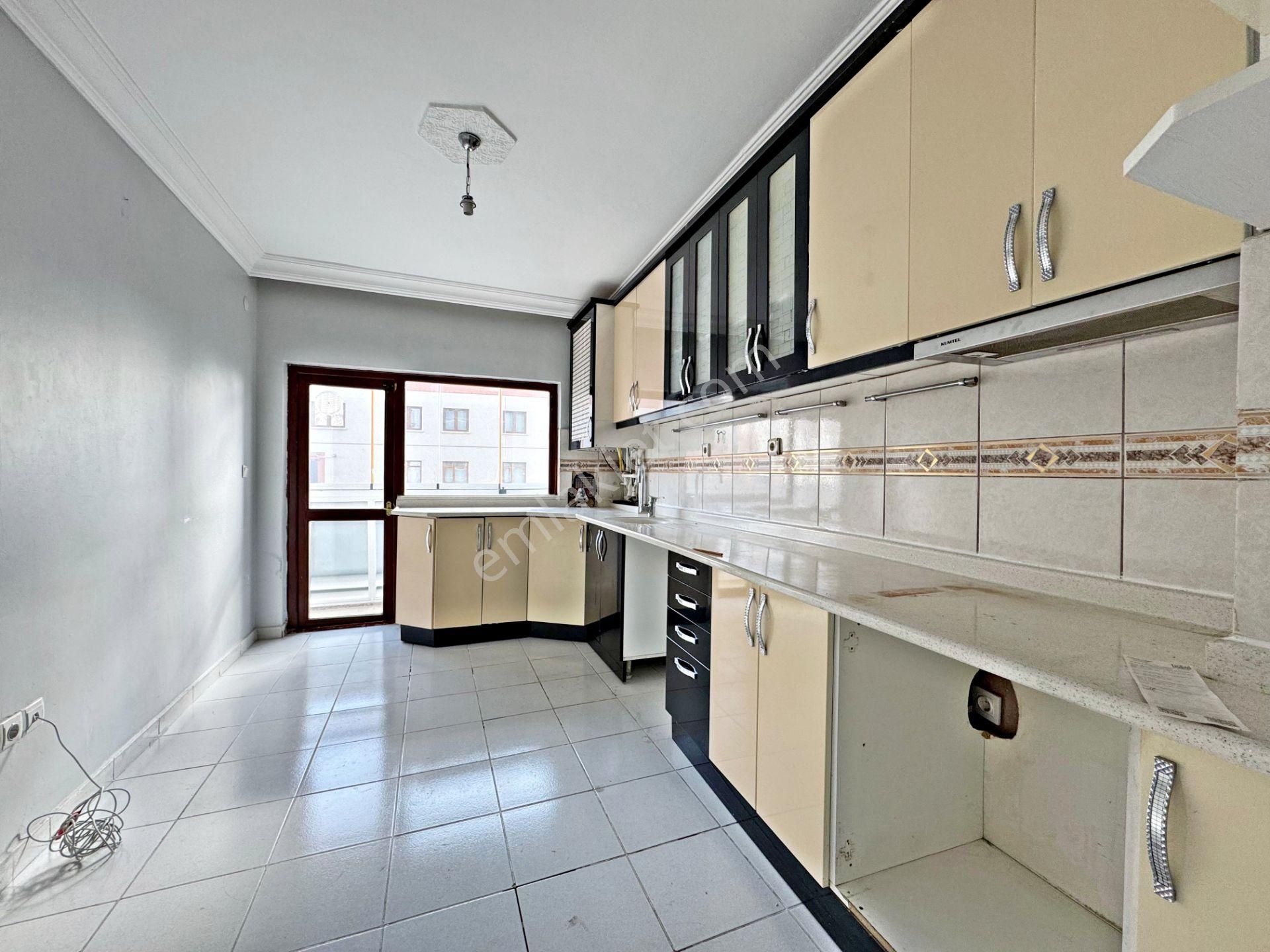 Gold Emlaktan Bağcı Caddesi Üzerinde Asansörlü 2 Bloklu Sitede Katta 3+1 Kiralık Daire - Görsel 25