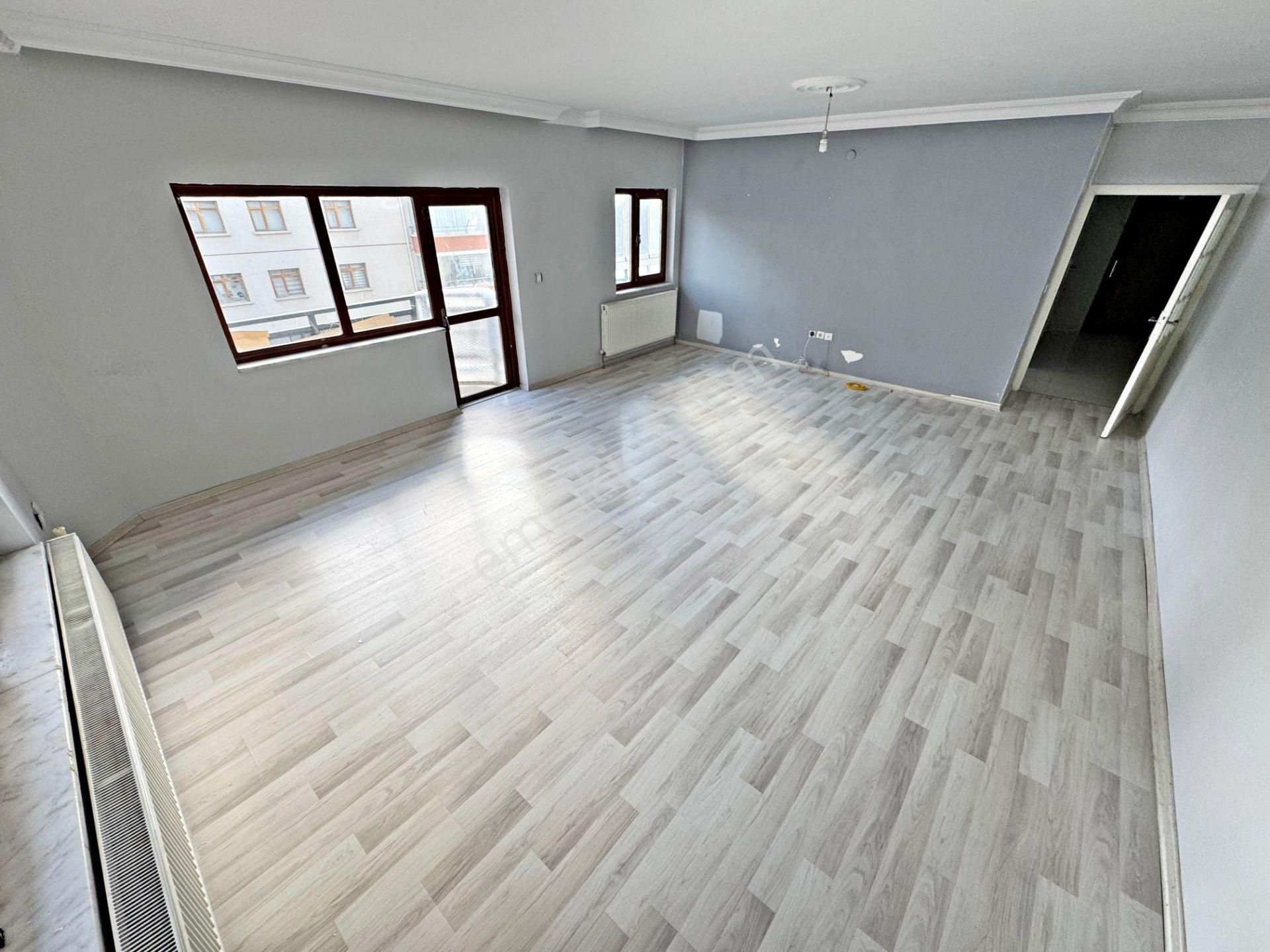 Gold Emlaktan Bağcı Caddesi Üzerinde Asansörlü 2 Bloklu Sitede Katta 3+1 Kiralık Daire - Görsel 5