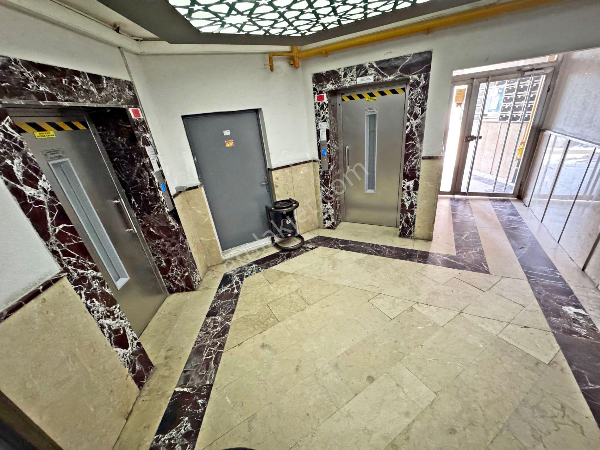 Gold Emlaktan Bağcı Caddesi Üzerinde Asansörlü 2 Bloklu Sitede Katta 3+1 Kiralık Daire - Görsel 33