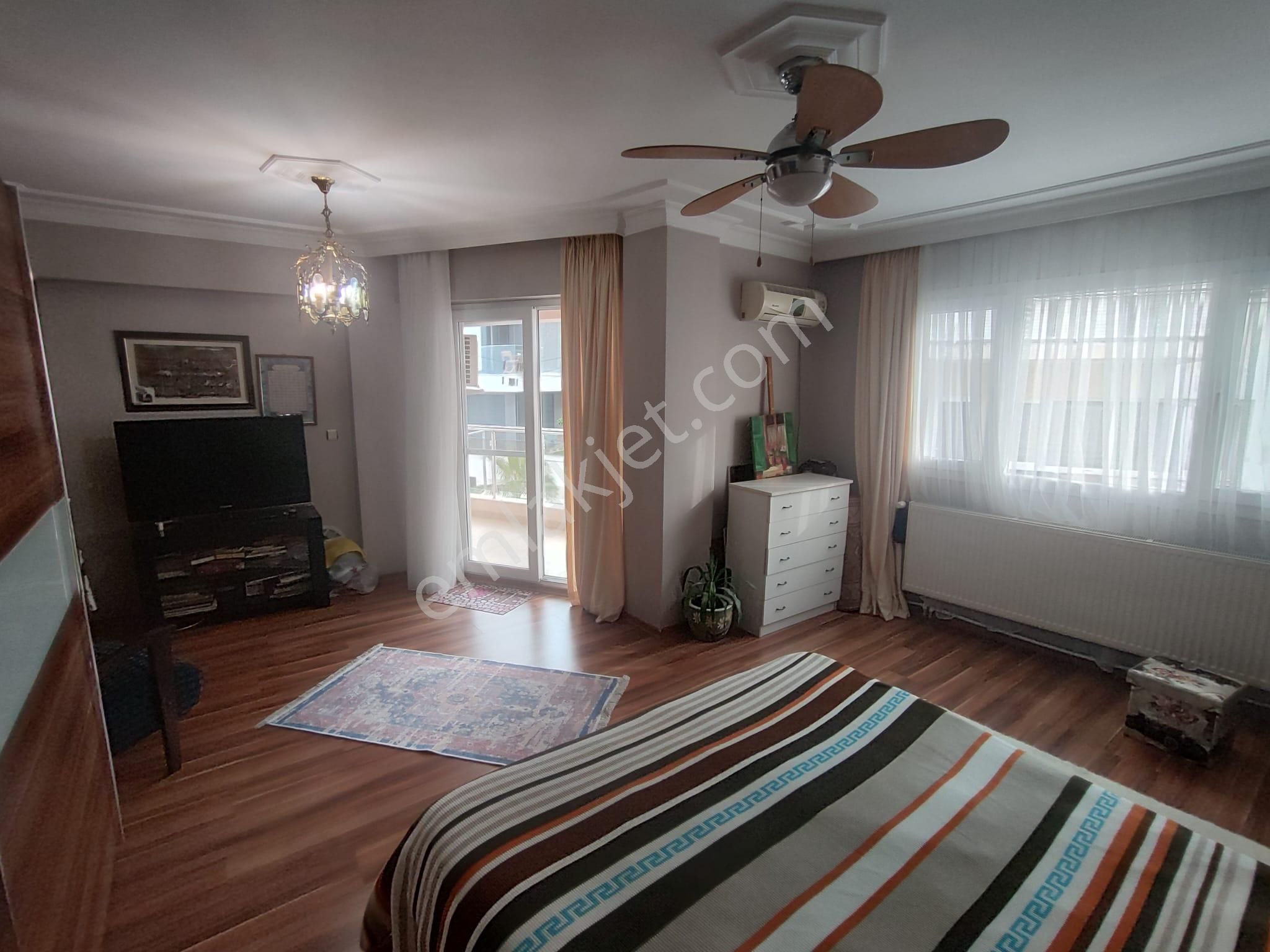 Narlıdere Folkart Yakını Şehir Manzaralı Genç Ve Geniş 3+1 Daire - Görsel 8