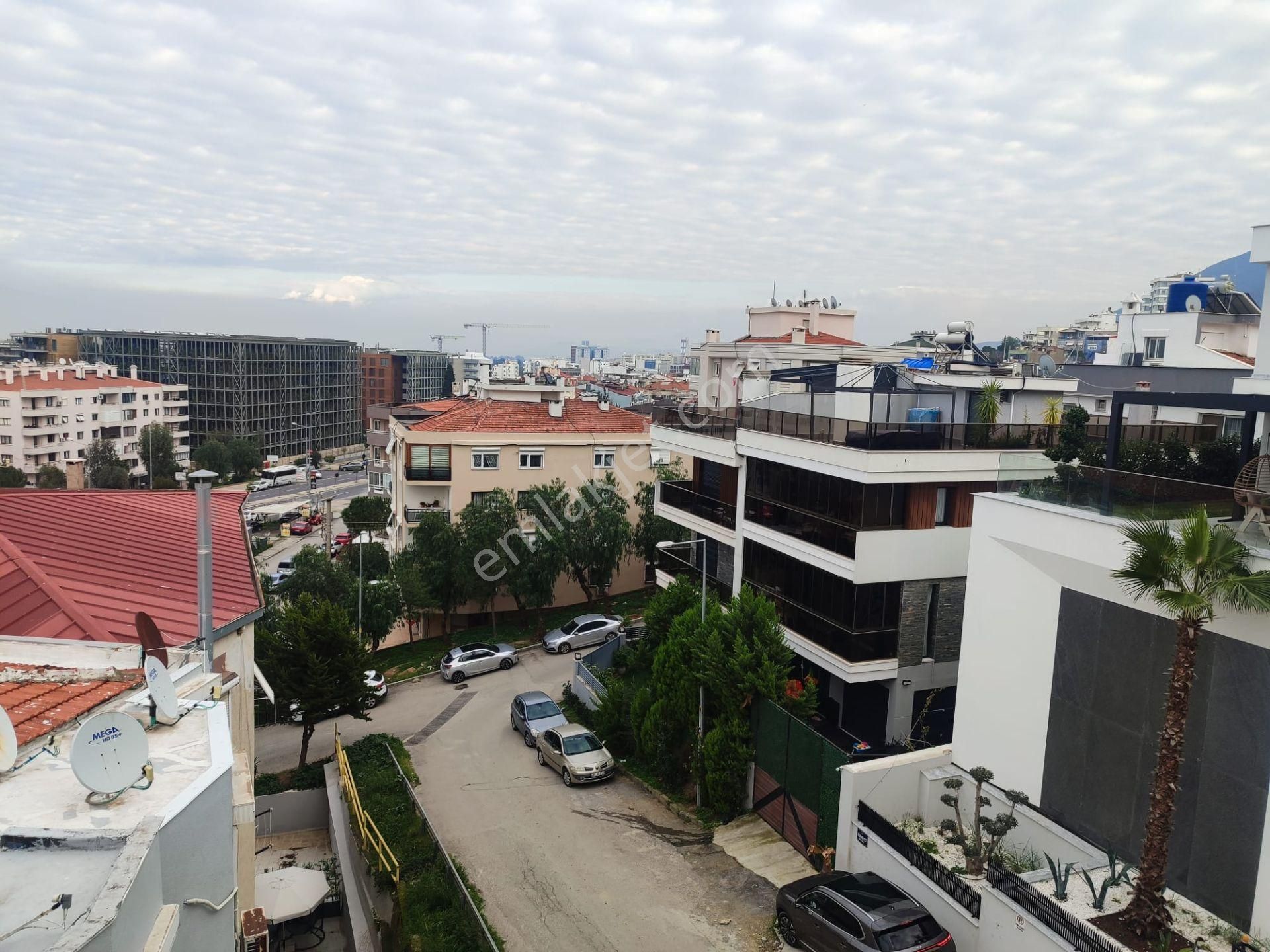 Narlıdere Folkart Yakını Şehir Manzaralı Genç Ve Geniş 3+1 Daire - Görsel 21