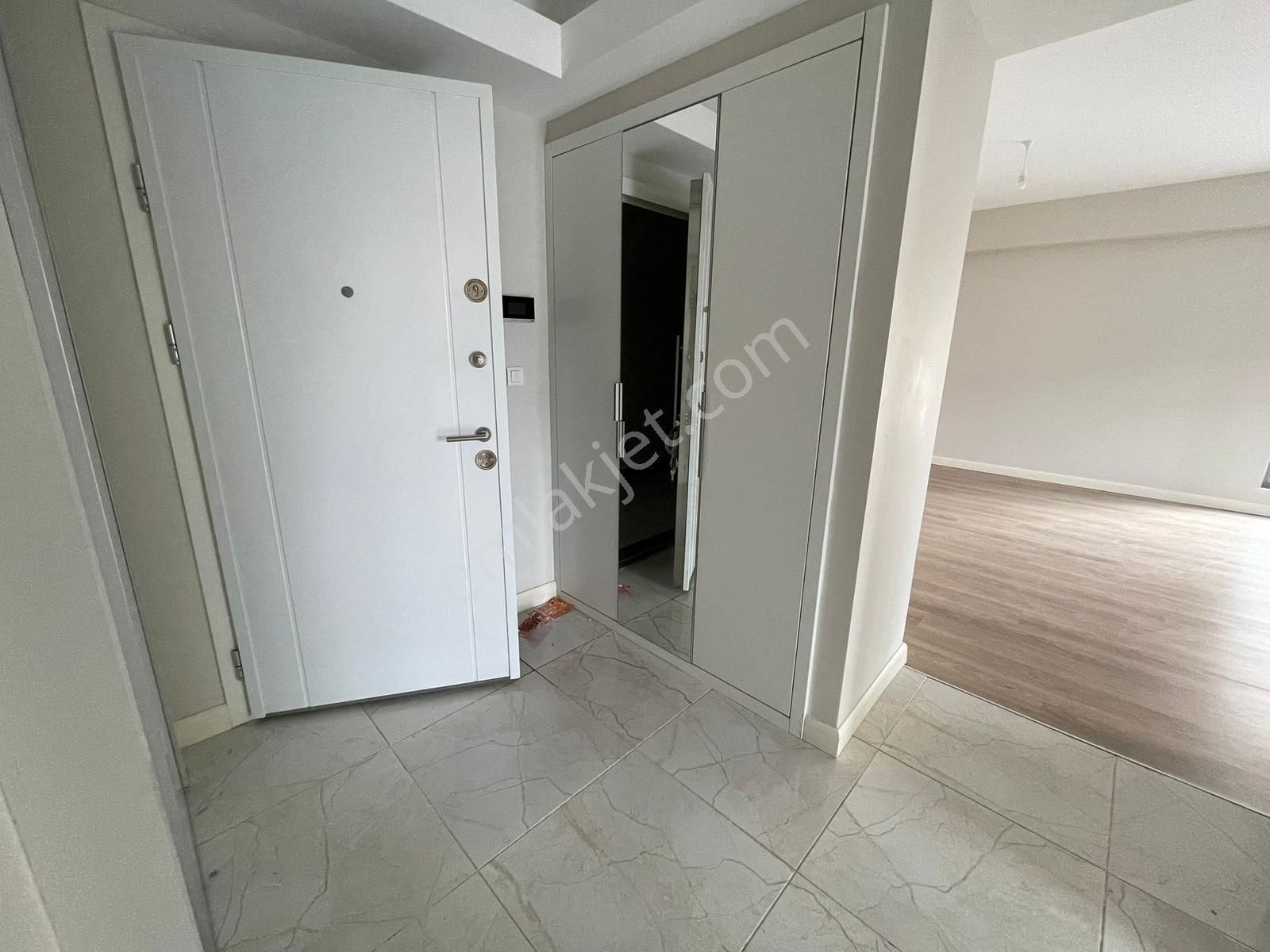 Sur Yapı Antalya Satılık En Ucuz 3+1 131m2 Katta Daire - Görsel 4