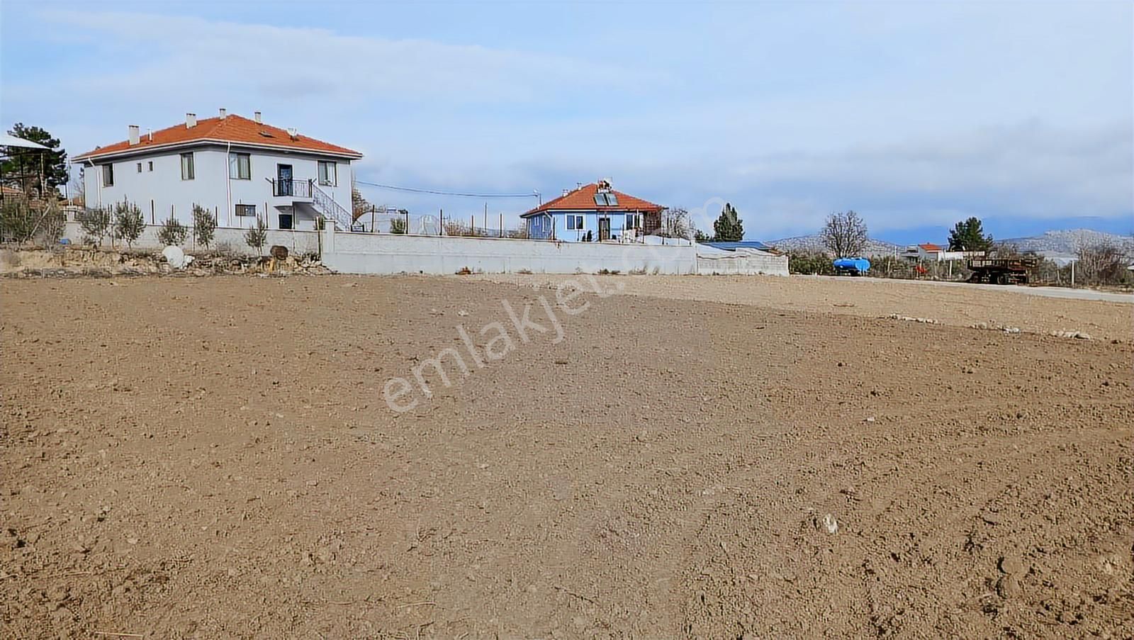 Korkuteli Gözdesi Büyük Köy De 910m2 Satılık İmarlı Arsa - Görsel 3