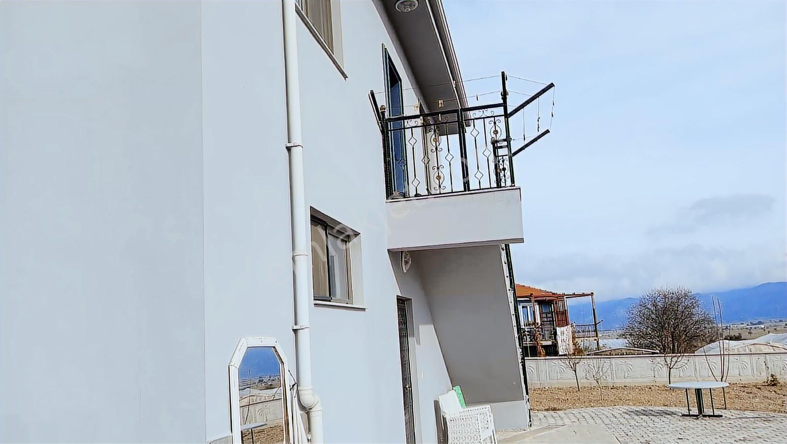 Korkuteli Gözdesi Büyük Köy De 910m2 Satılık İmarlı Arsa