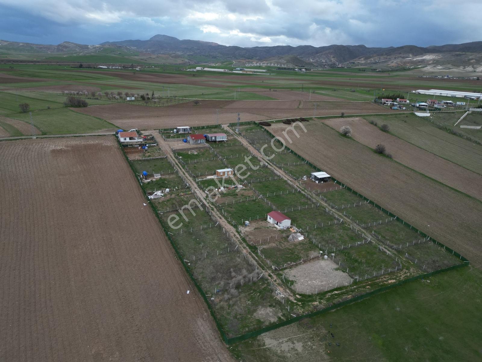İmara 3 Km, Yenikayı 300m² Elektrik+su Hazır Hobi Bahçesi