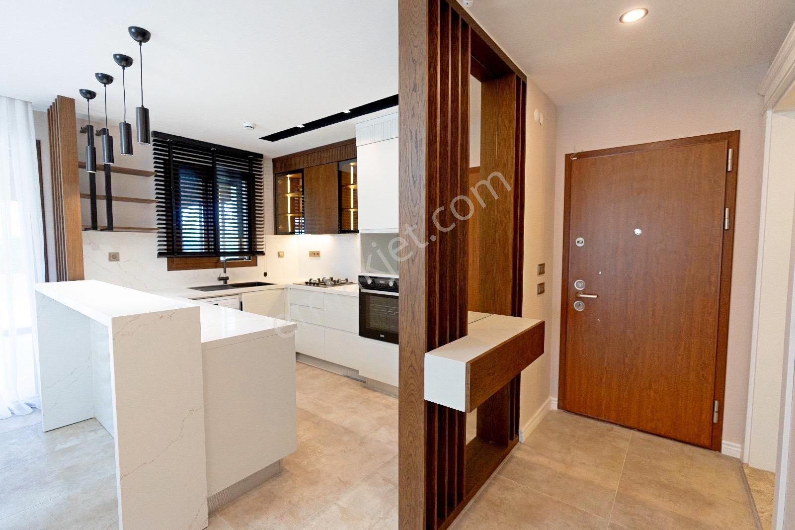 Kuşadası Caferli De Tek Müstakil Özel Havuzlu 3+1 Müstakil Villa - Görsel 19