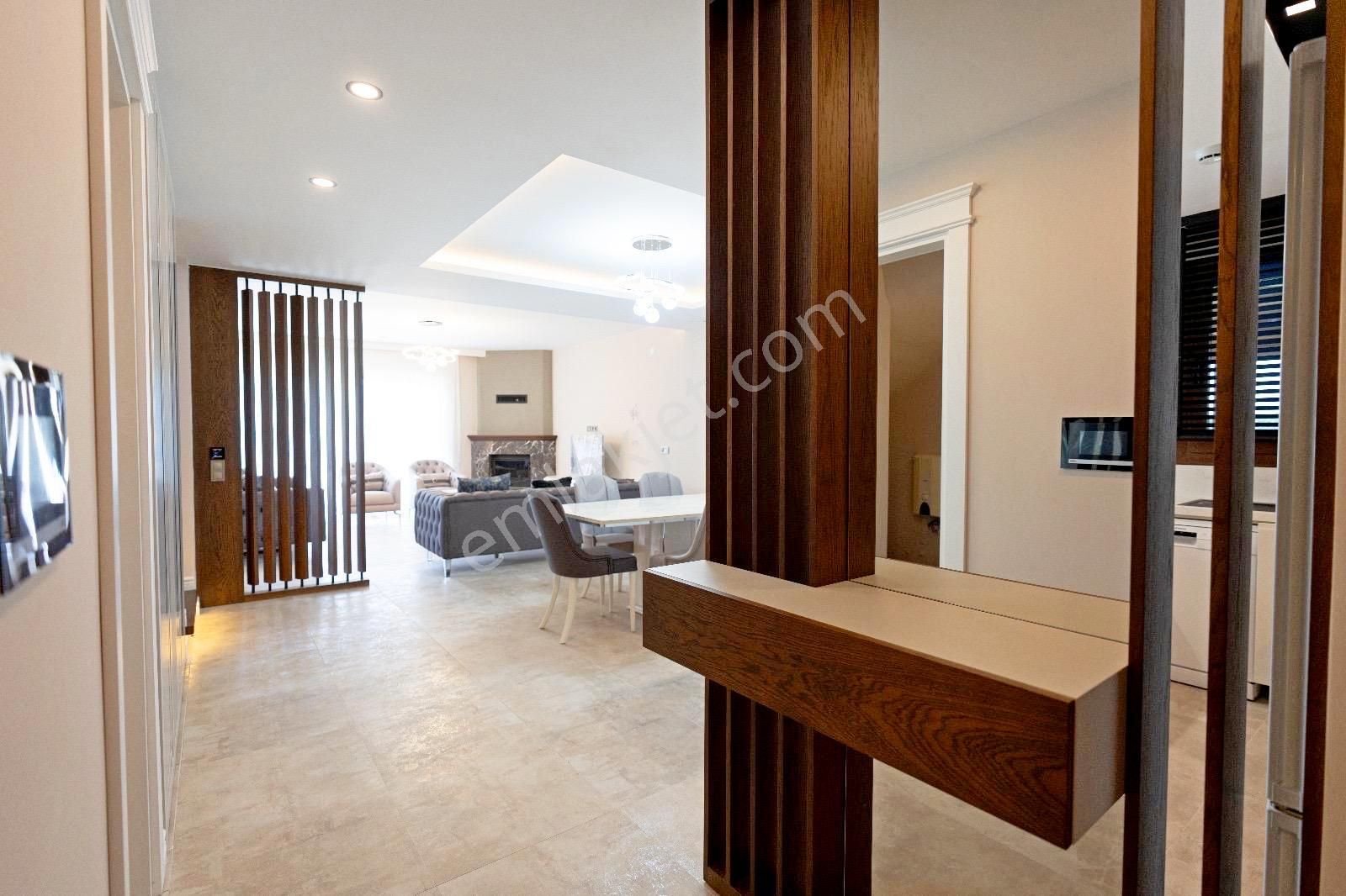 Kuşadası Caferli De Tek Müstakil Özel Havuzlu 3+1 Müstakil Villa - Görsel 18