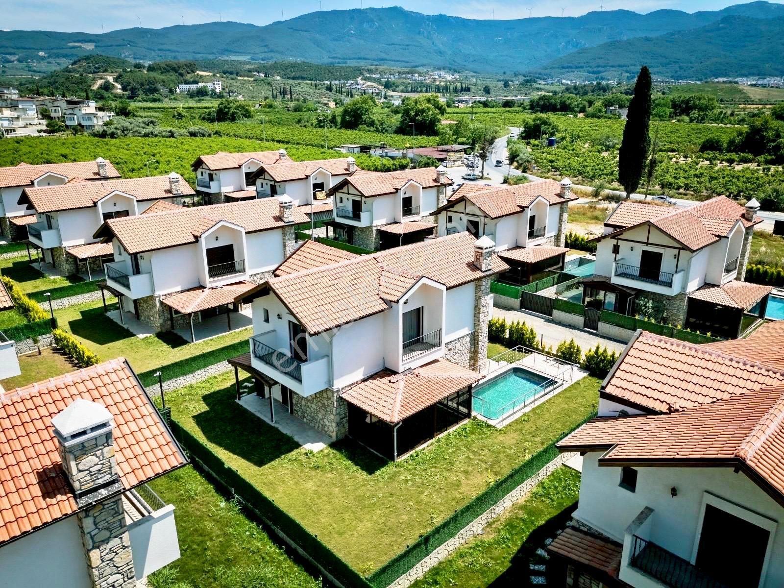 Kuşadası Caferli De Tek Müstakil Özel Havuzlu 3+1 Müstakil Villa - Görsel 9