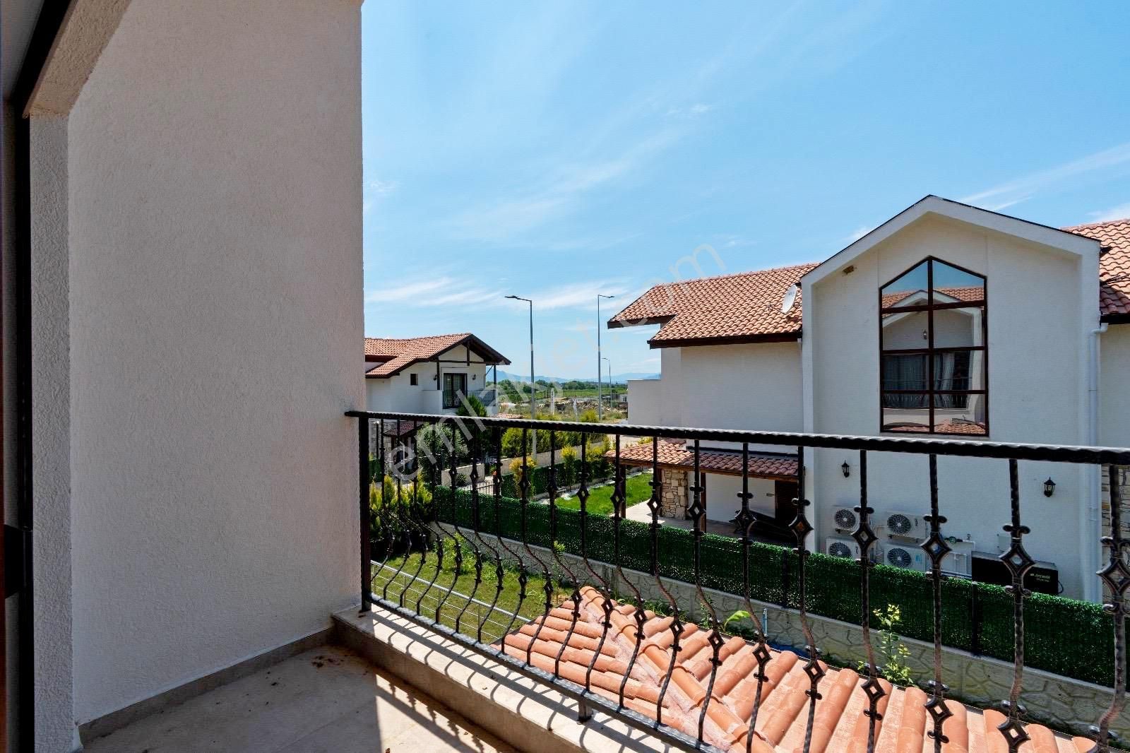 Kuşadası Caferli De Tek Müstakil Özel Havuzlu 3+1 Müstakil Villa - Görsel 13