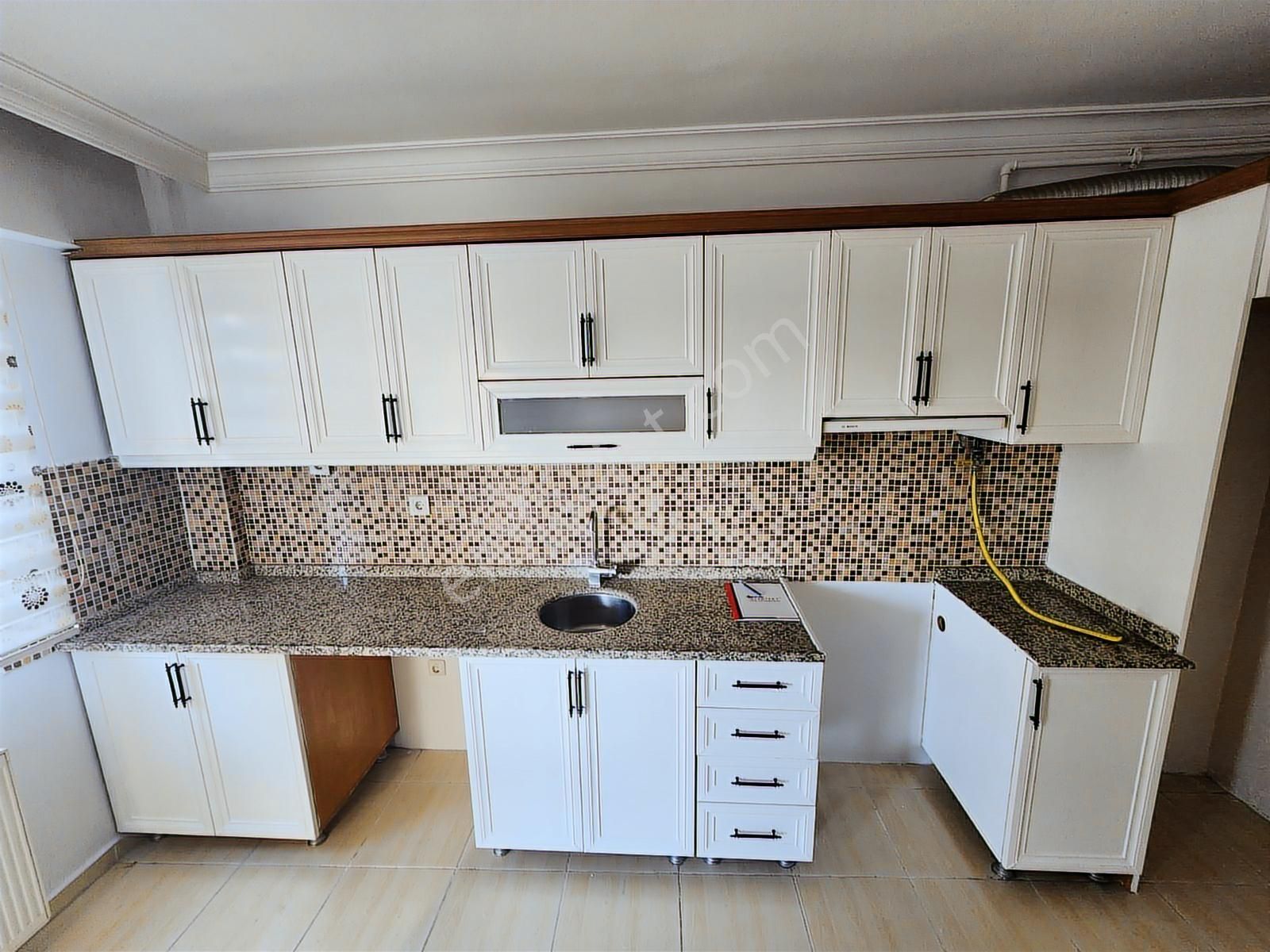 Dedebaşı Mahallesi Emniyet Müdürlüğü Karşısı Kiralık 3+1 Daire - Görsel 3